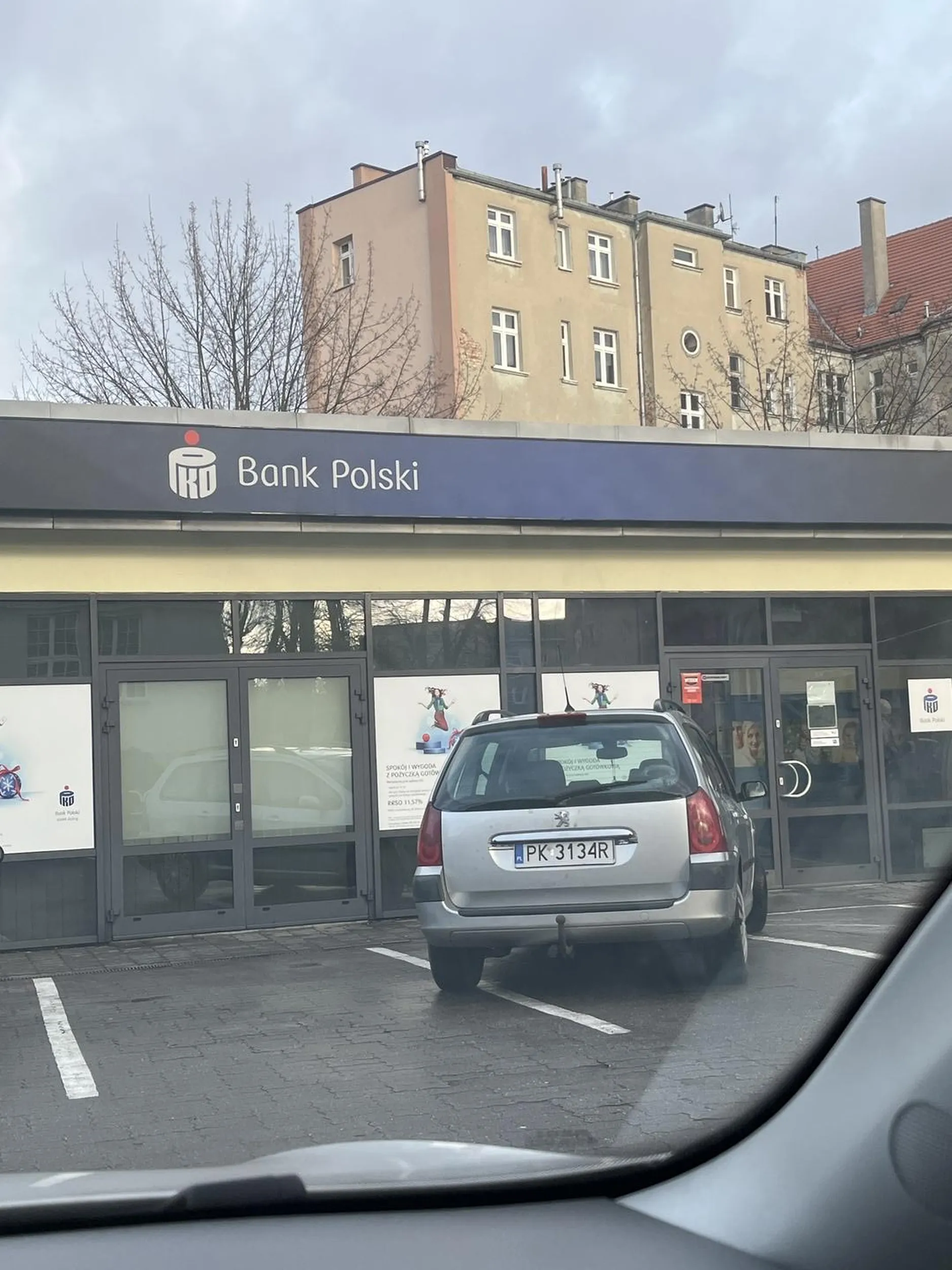 kierowca nie potrafi parkowac