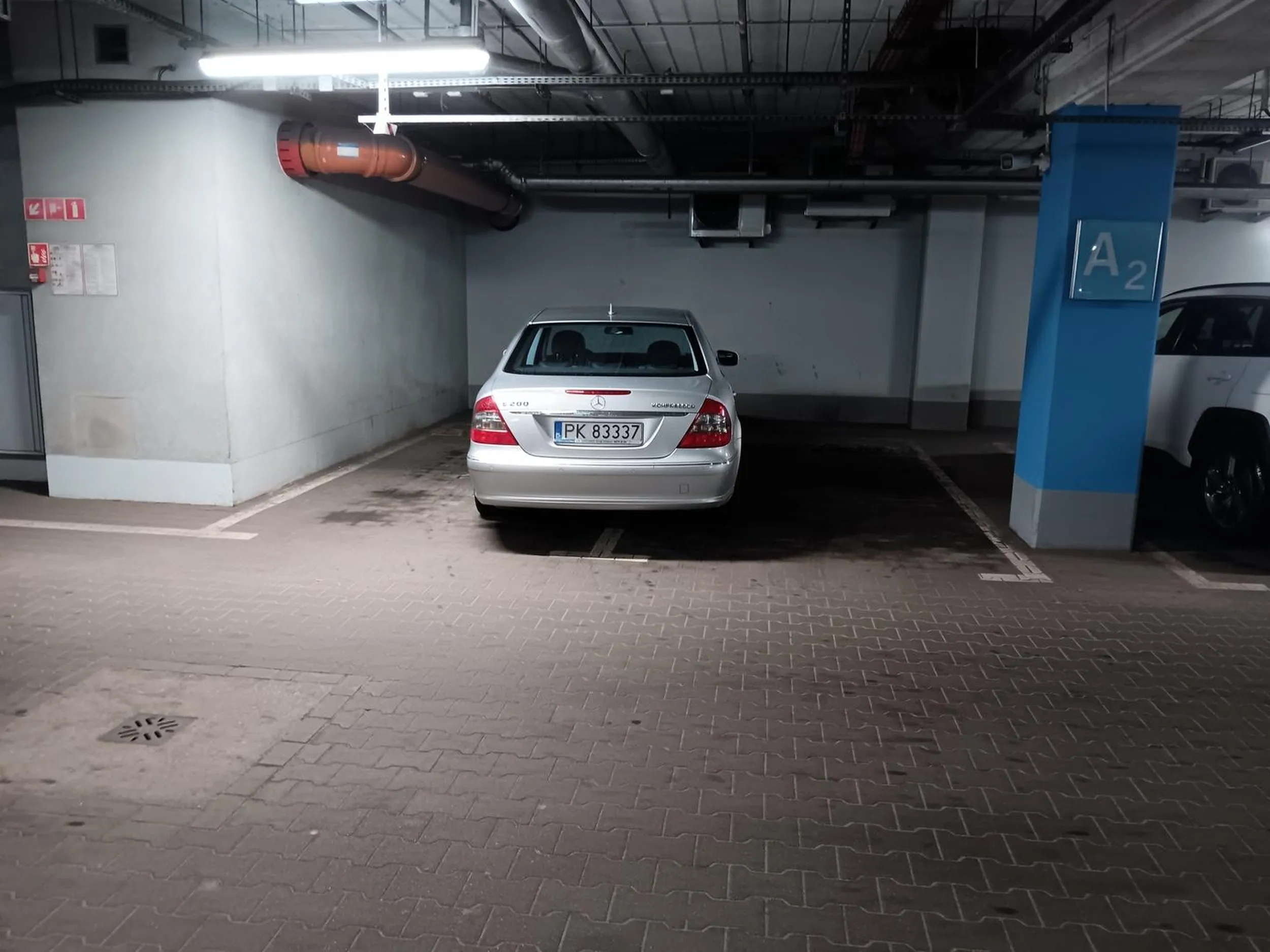 Kultura parkowania...czy brak umiejętności żeby zmieścić się w liniach?