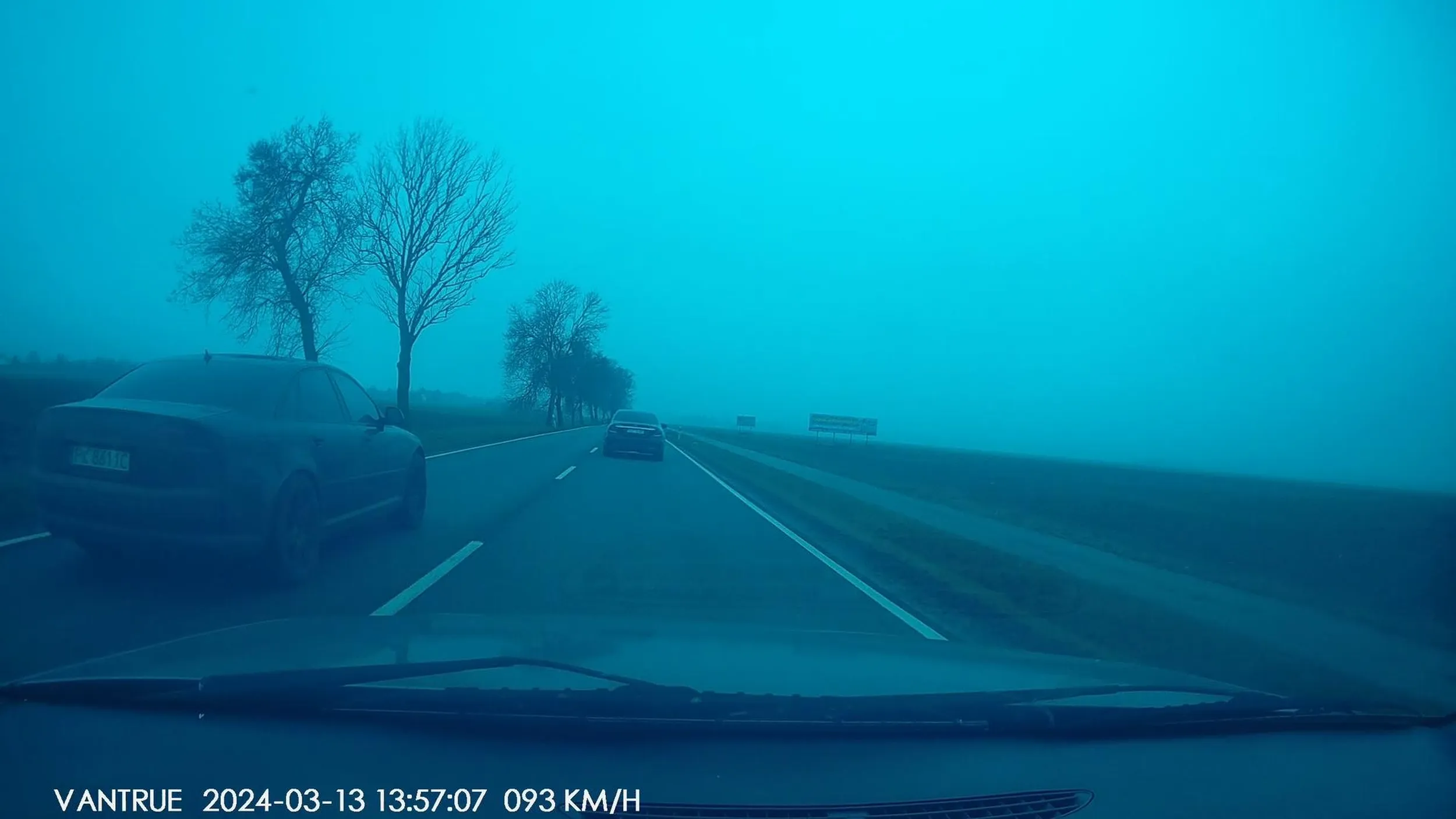 Bez świateł, bez kierunków, bez wyobraźni.