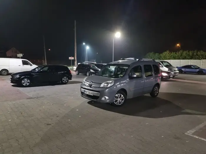 Trzeba było bardziej na środku stanąć, bo nasrać i powtykać zapałki by zrobić jeża to za mało.