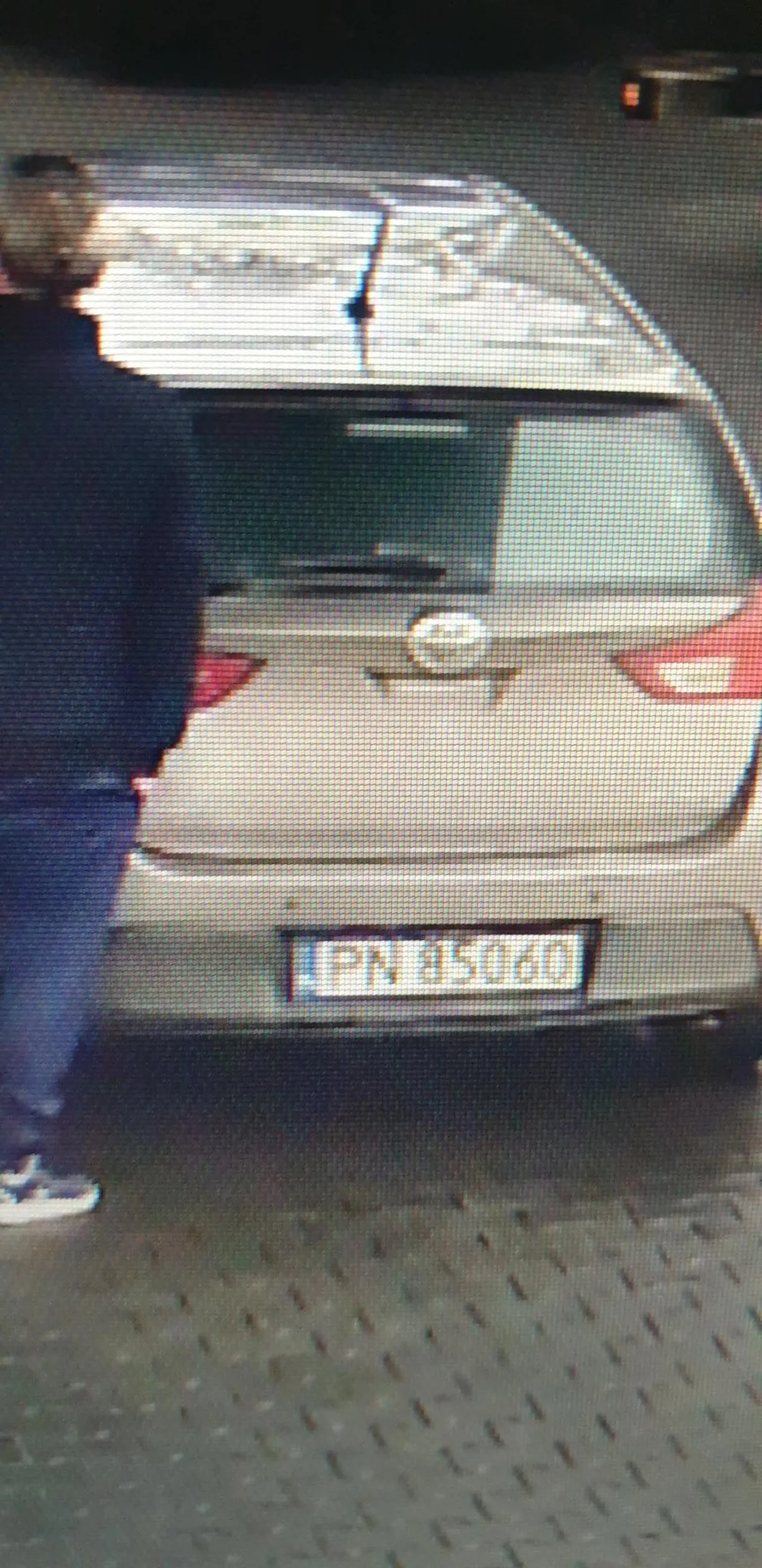 Pani nie uiściła opłaty  za tankowanie na stacji Watis prosimy  o uregulowanie płatności  z dystrybutora  4 .....podjechała na 1 o tam dorankowała i zaplaciła zapomniała powiedzieć  że miała 2...Zapraszamy Watis  Brodowska  Środa  Wlkp