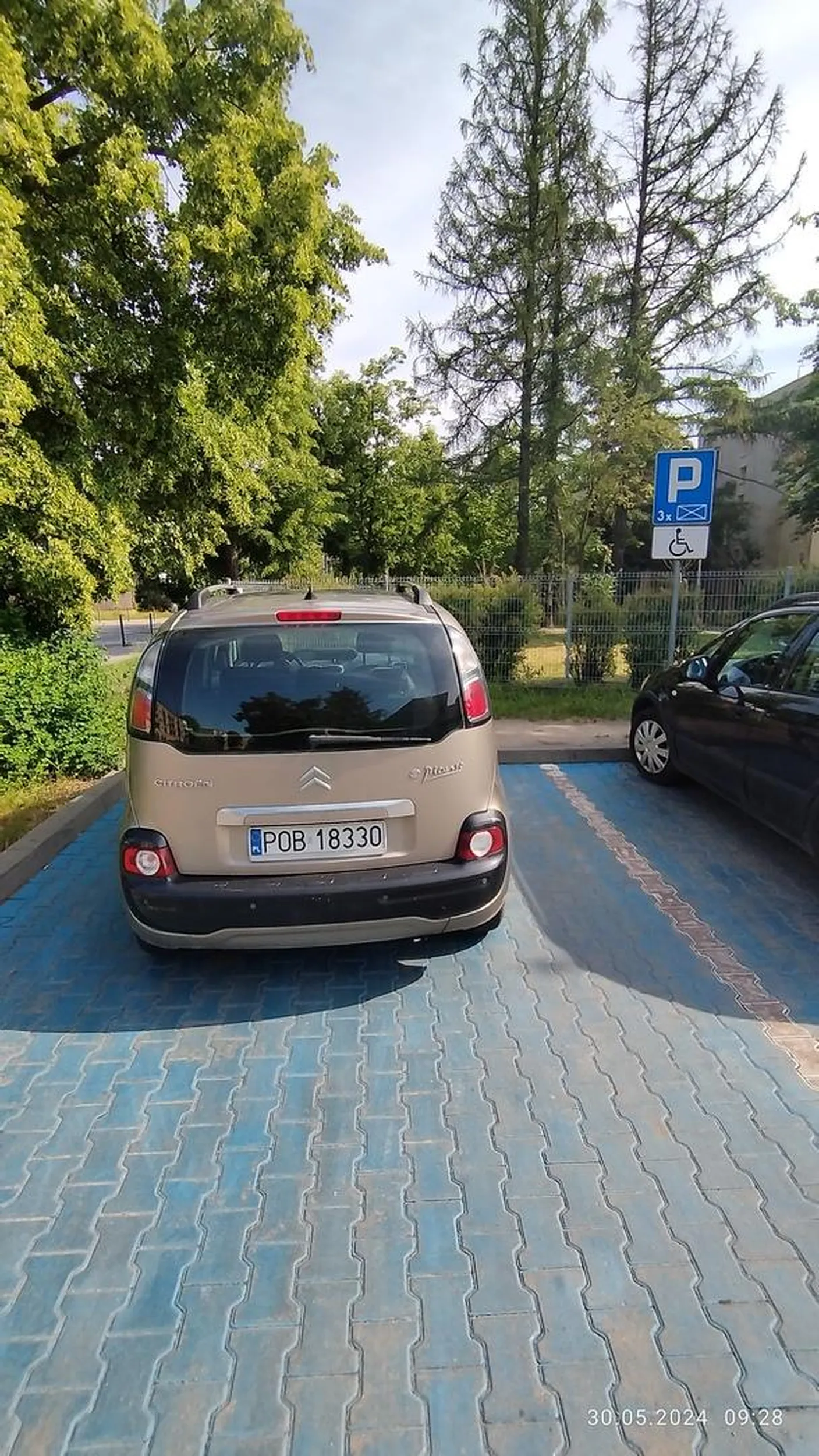 Mam extra wóz więc mogę.