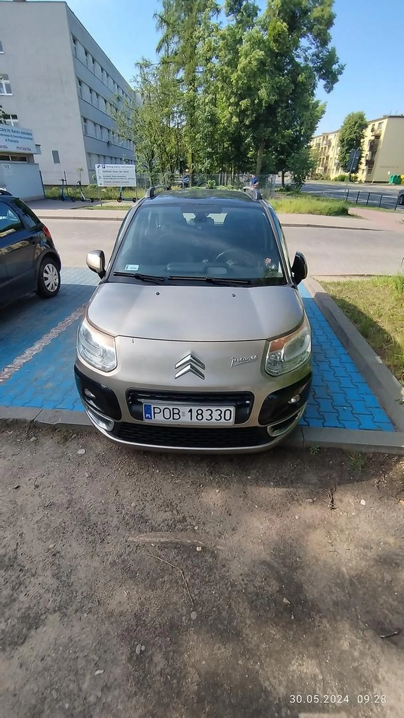 Mam extra wóz więc mogę.