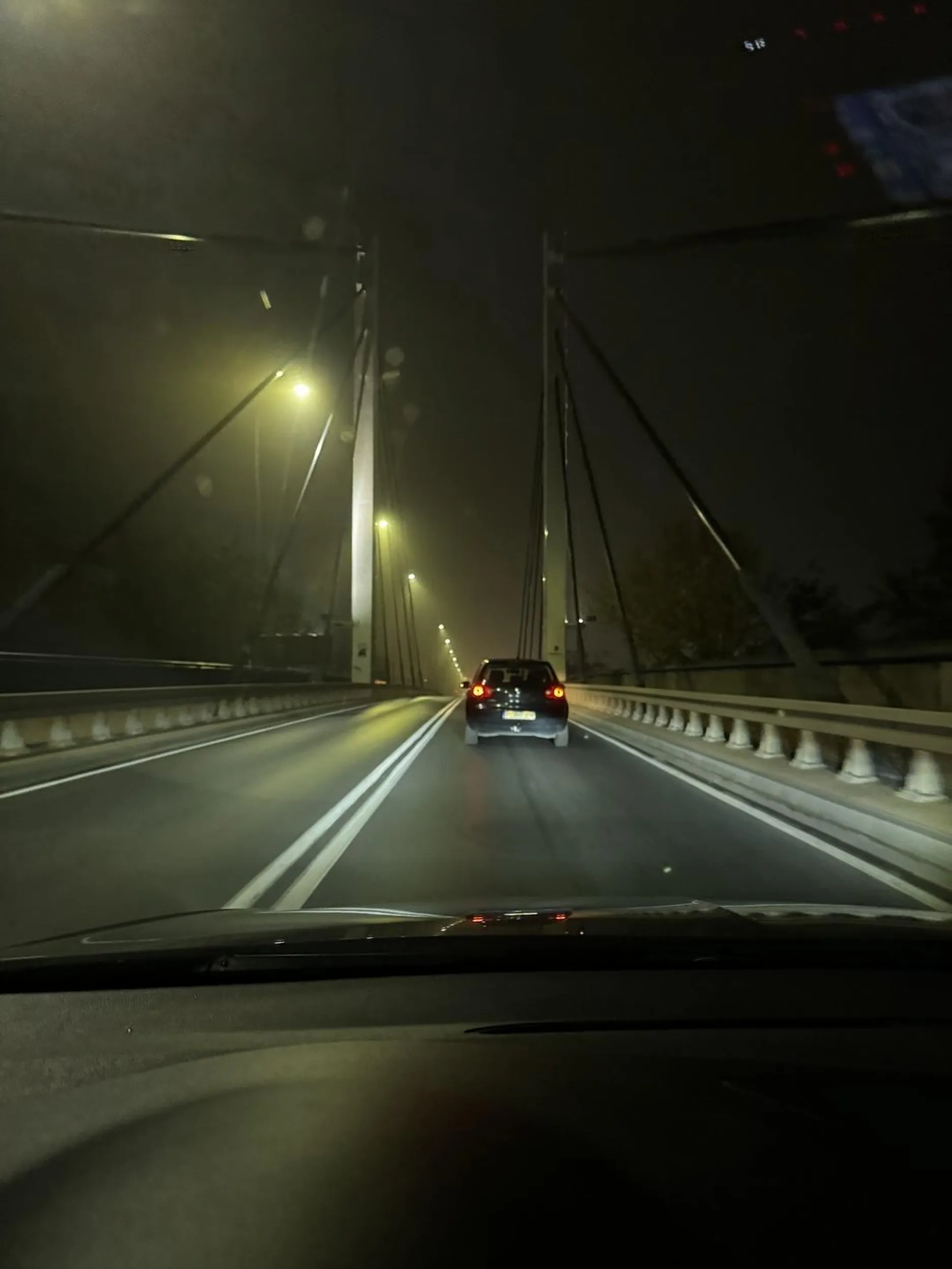 Wielka krowa z Obornik nie rozumie czym jest jazda na suwak na Obornickiej czyli ulicy prowadzącej do jej królestwa. Chamsko nie wpuściła i trąbiła jak głupia zamiast mnie wpuścić na suwak. Później chamsko się toczyła 30-40 km/h.