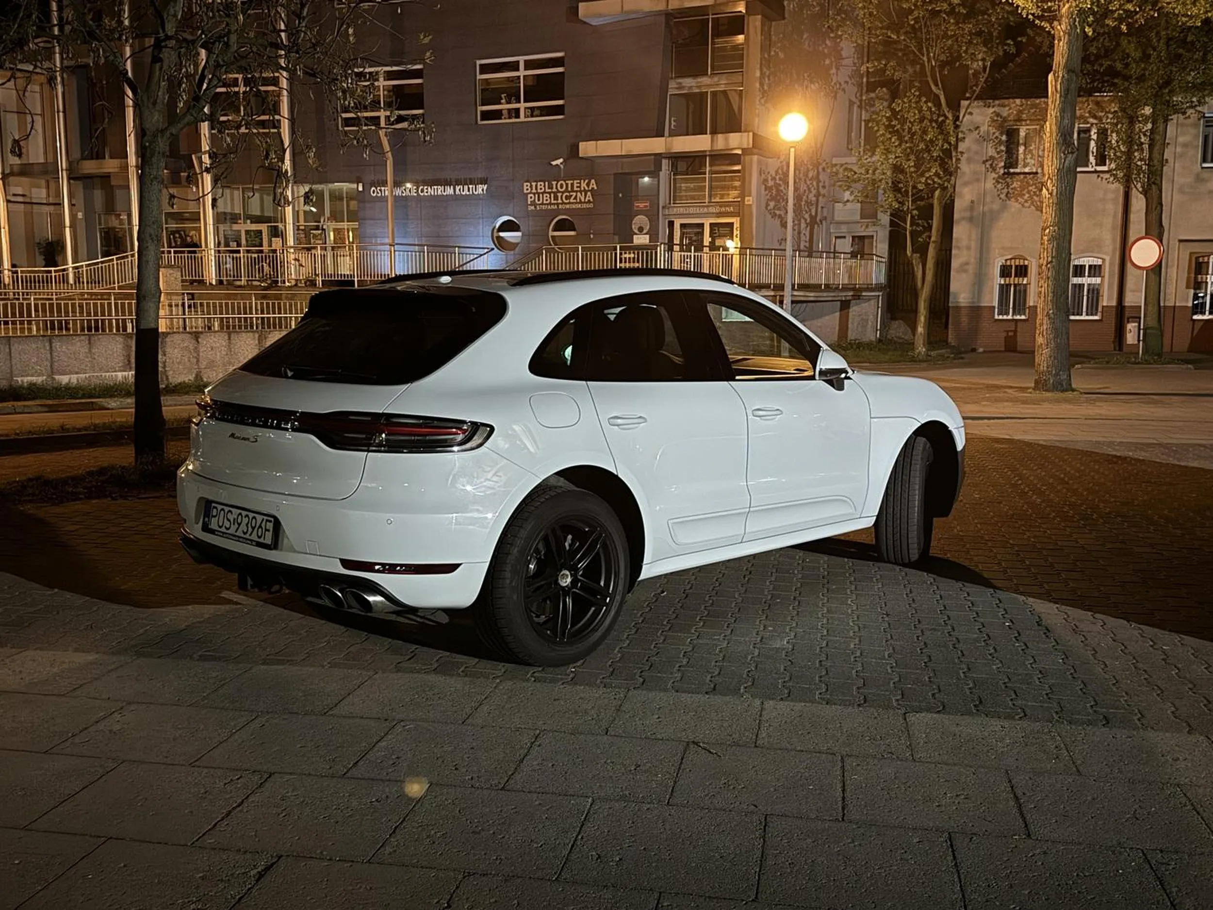 Dziadek po 50 lata sobie Porsche macan s po ostrowie