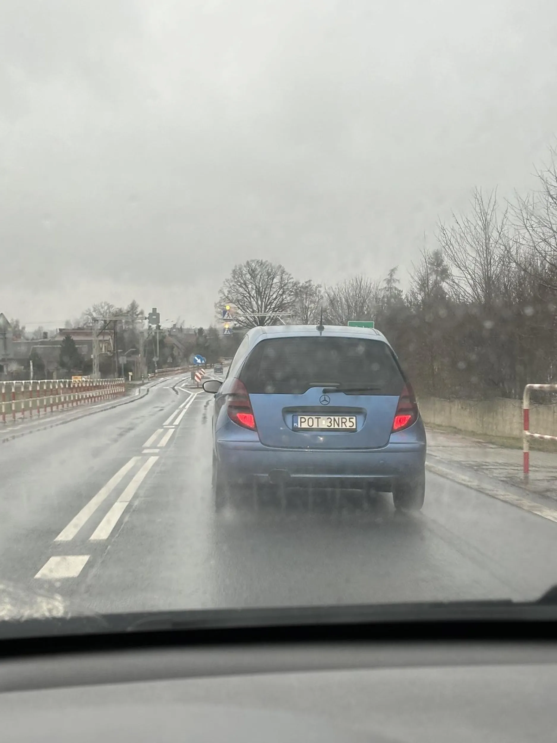 Buc przyśpiesza w momencie gdy ktoś wyprzedza, a potem hamuje. Sprawa zgłoszona na policję.