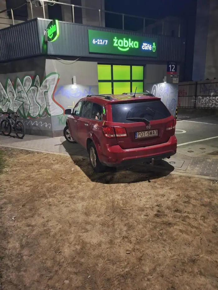 Co trzeba mieć w głowie aby tak parkować?(albo nie mieć)
