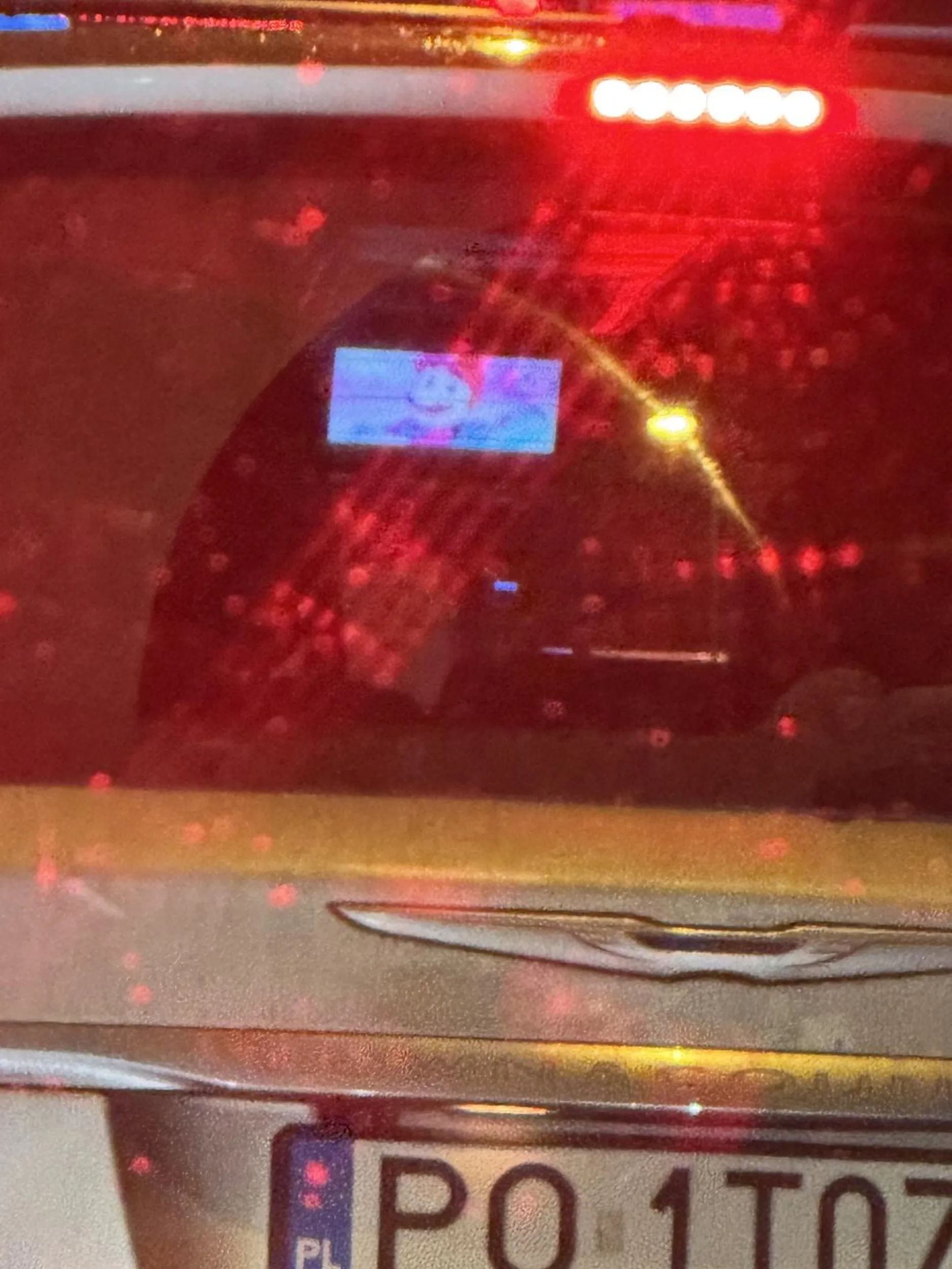 Stojąc w korku mogłem obejrzeć mario, za darmo, polecam kierowce