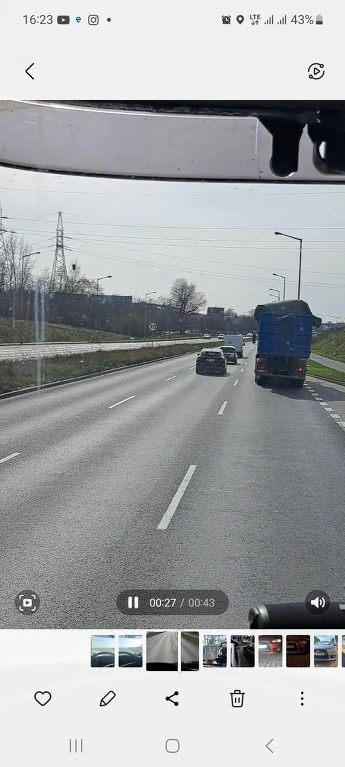 Już lepiej jakbyś bez tej szmaty jechał jełopie