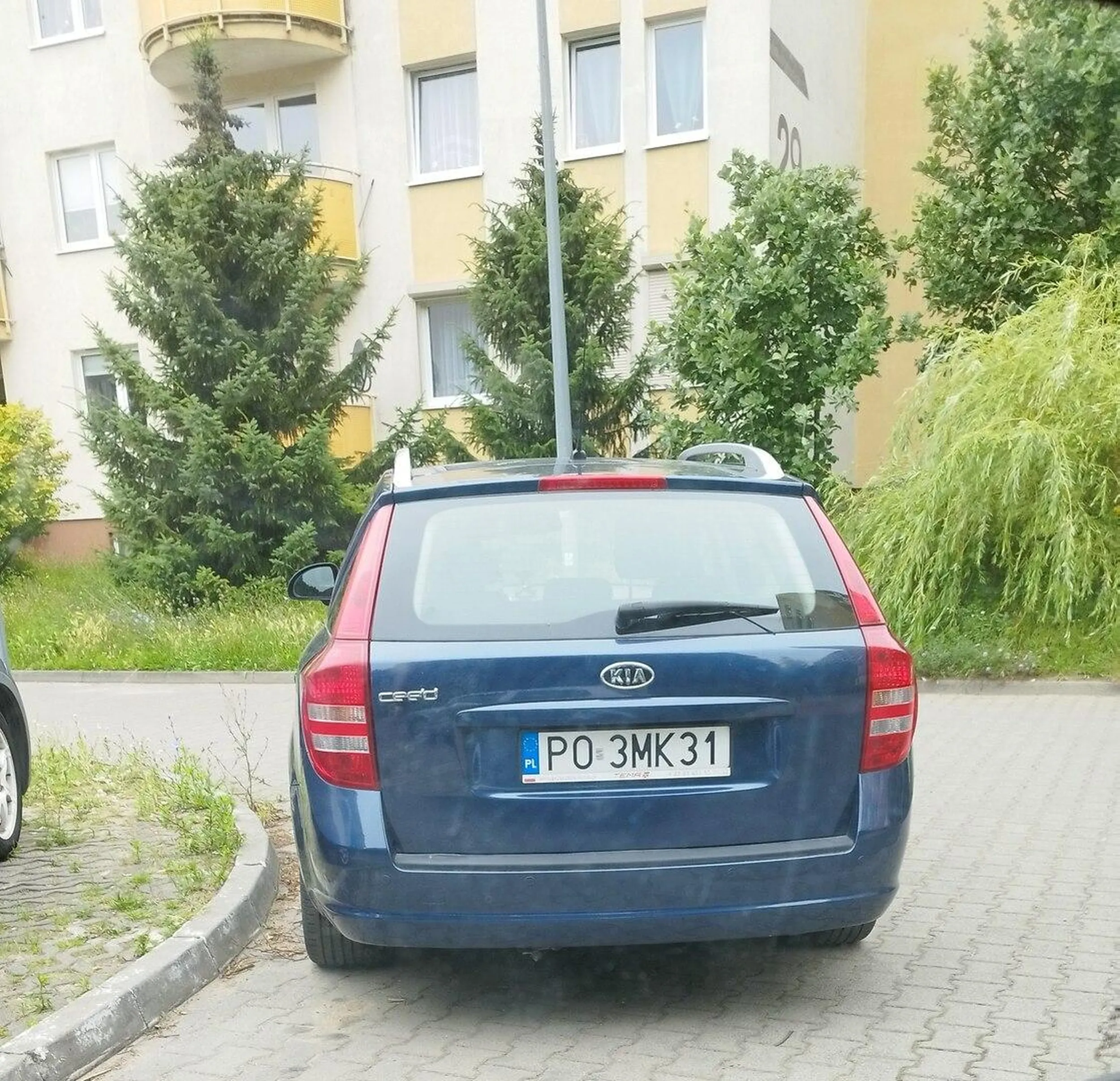 Parkuje na przejezdzie szczoch