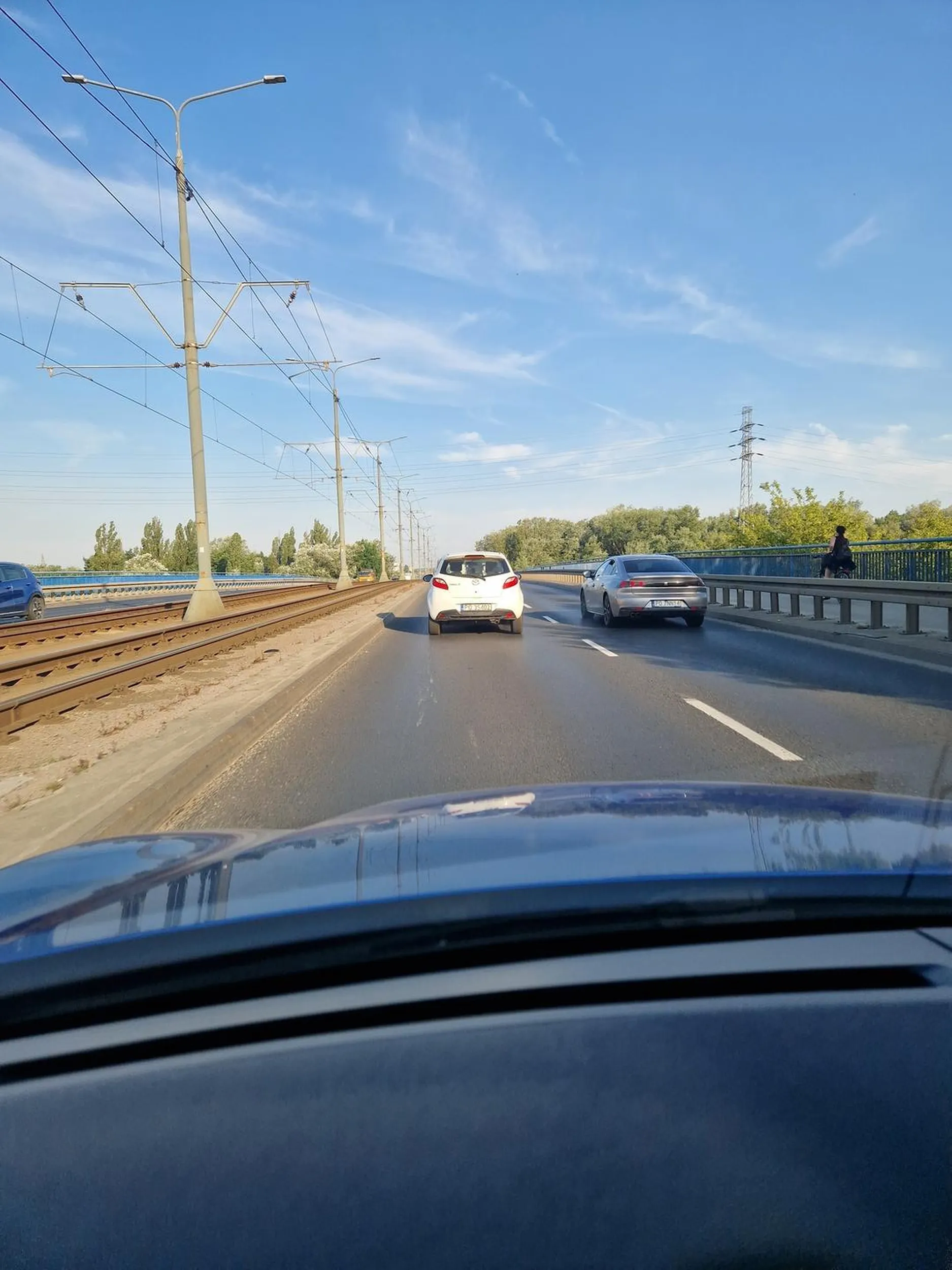 Wymusza pierwszeństwo, wjeżdza po hamsku pod nos