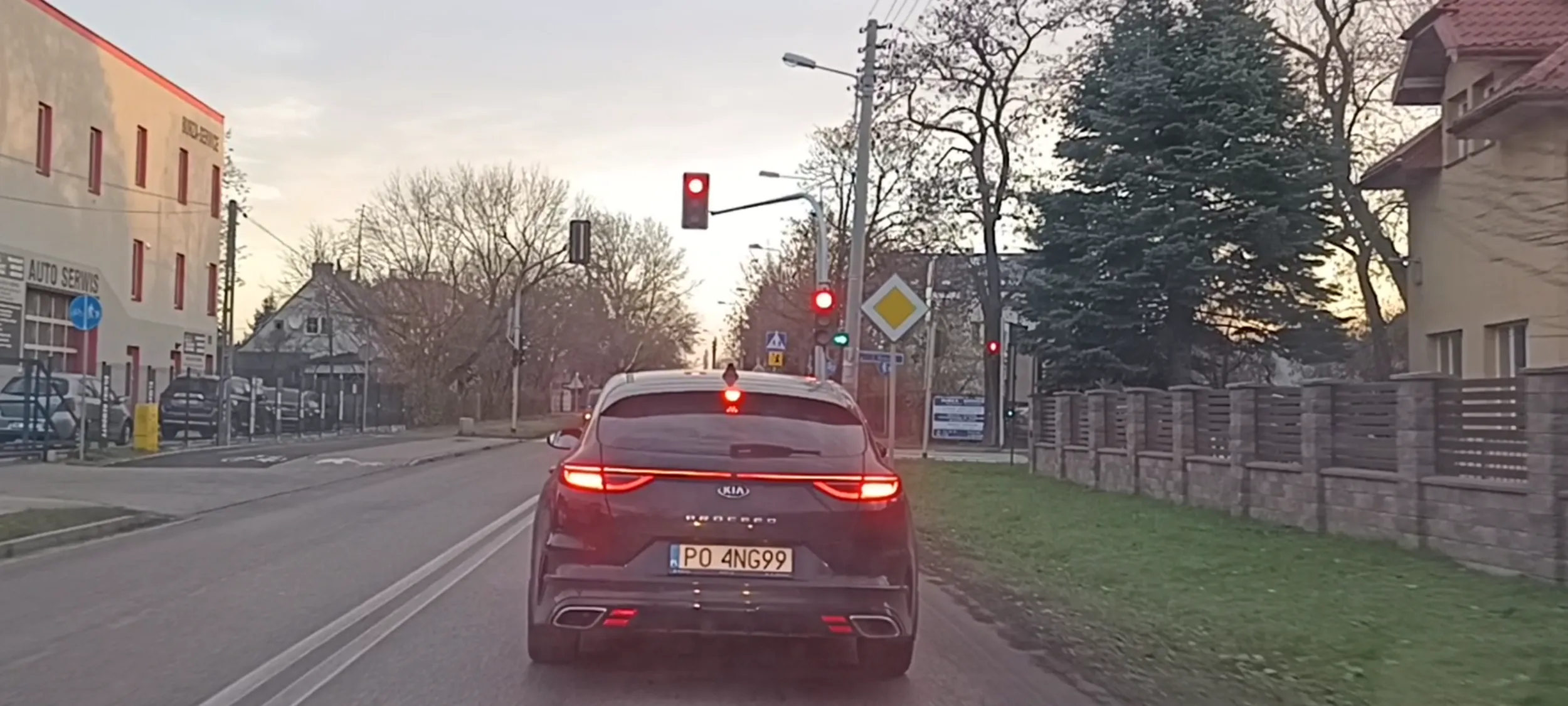 Bandyta drogowy w Piastowie  na ulicy Warszawskiej jechał 100kmh w miejscu ograniczenia do 40kmh