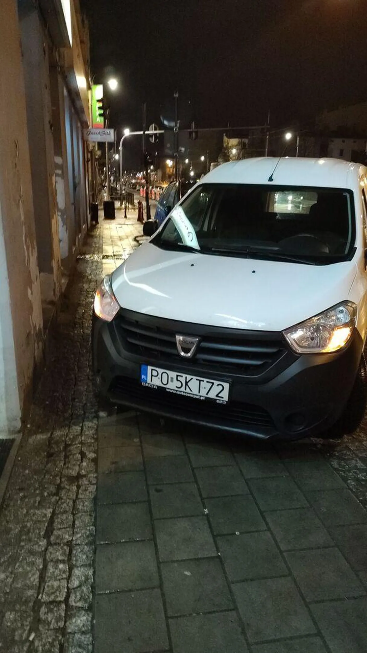 gdzie półtora metra chodnika? oby ci zabrali prawo jazdy