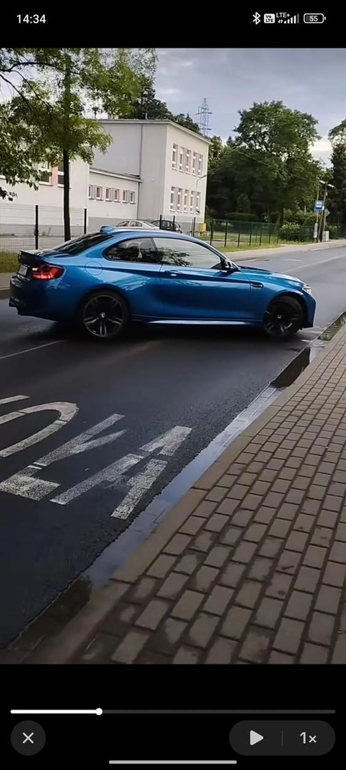 Jakie insta? Bo rozmazane na nagraniu