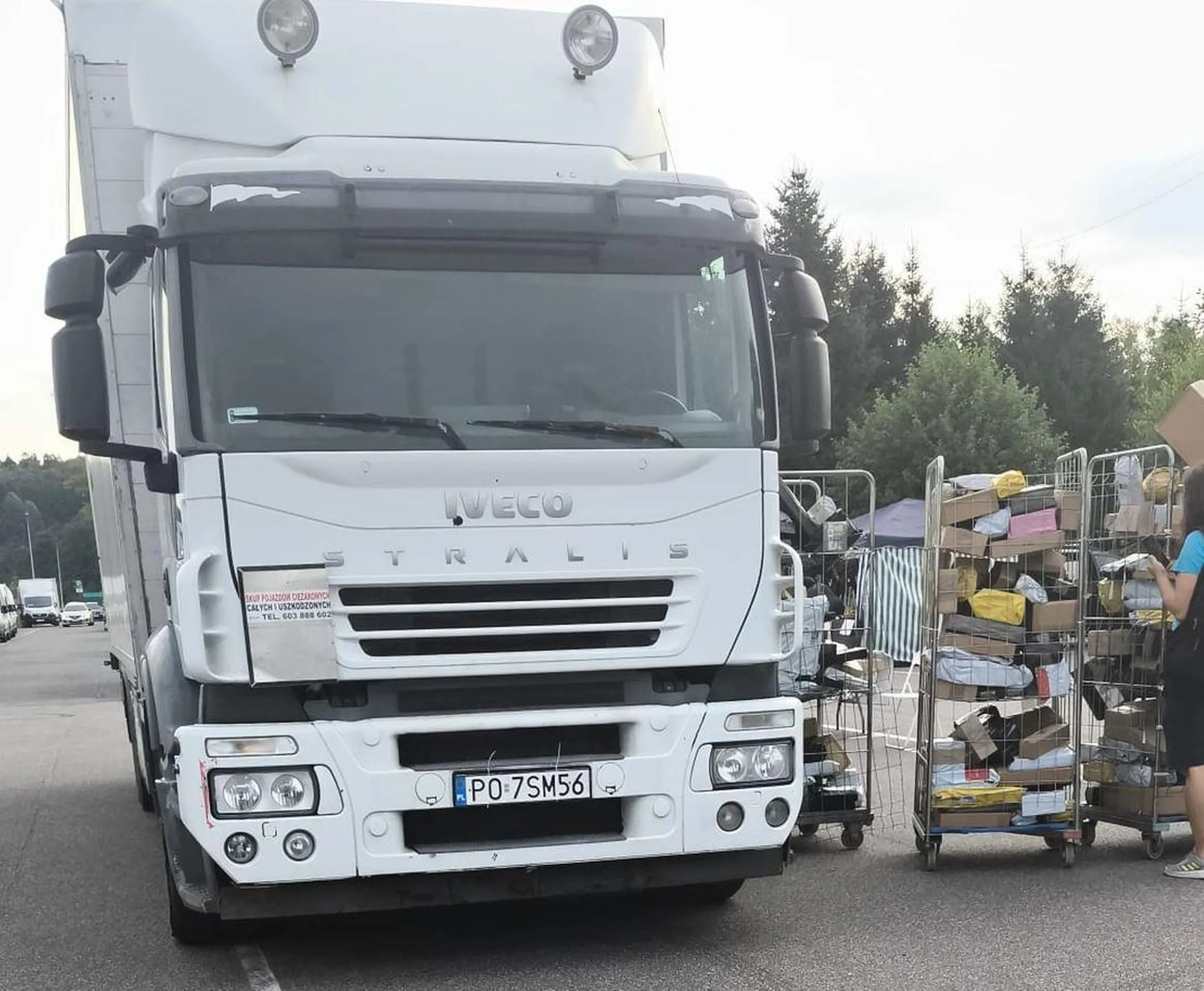 stoją w Koszalinie na giełdzie robiąc to oszustwo na paczki "zwroty konsumenckie"
