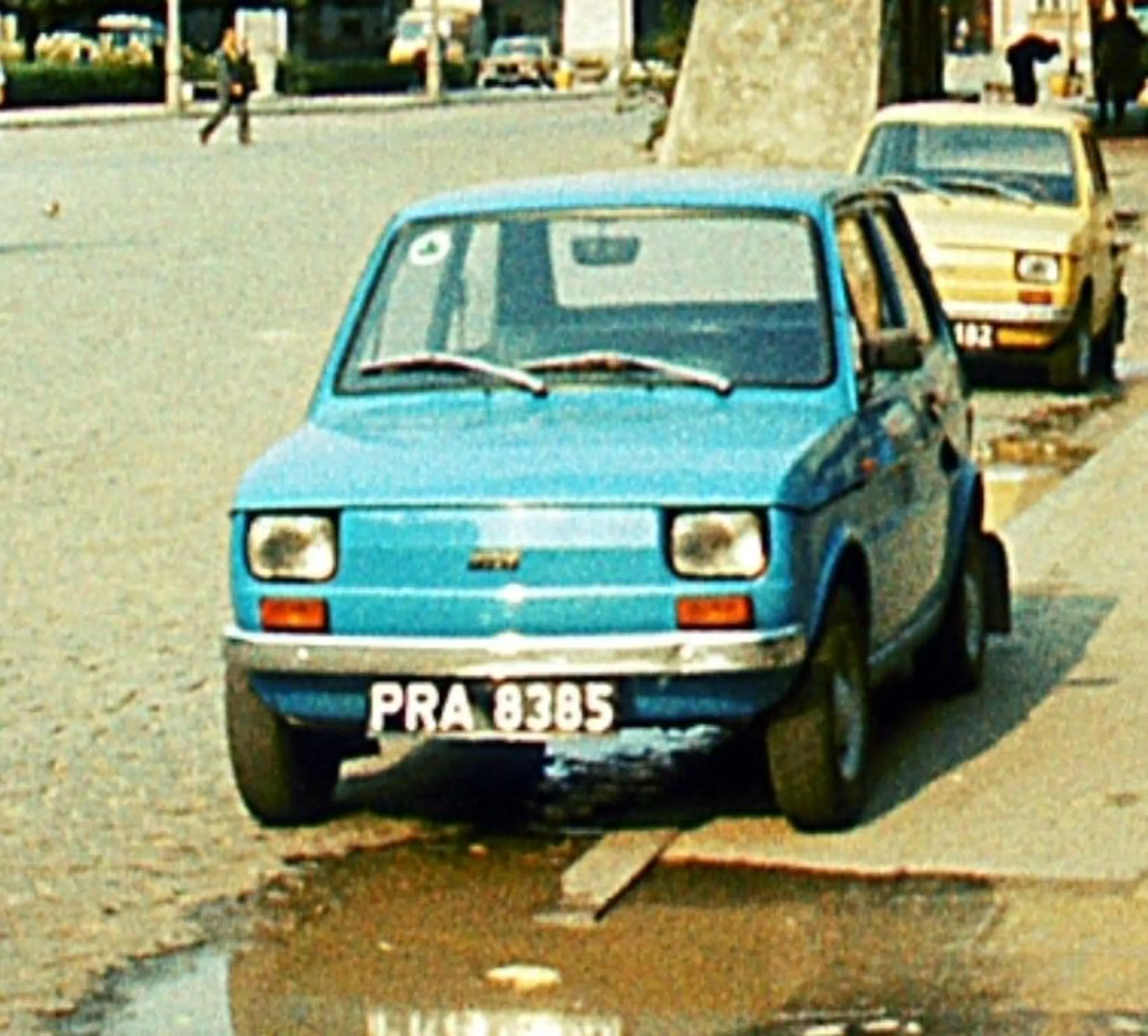 Kuuurcze ładny maluch