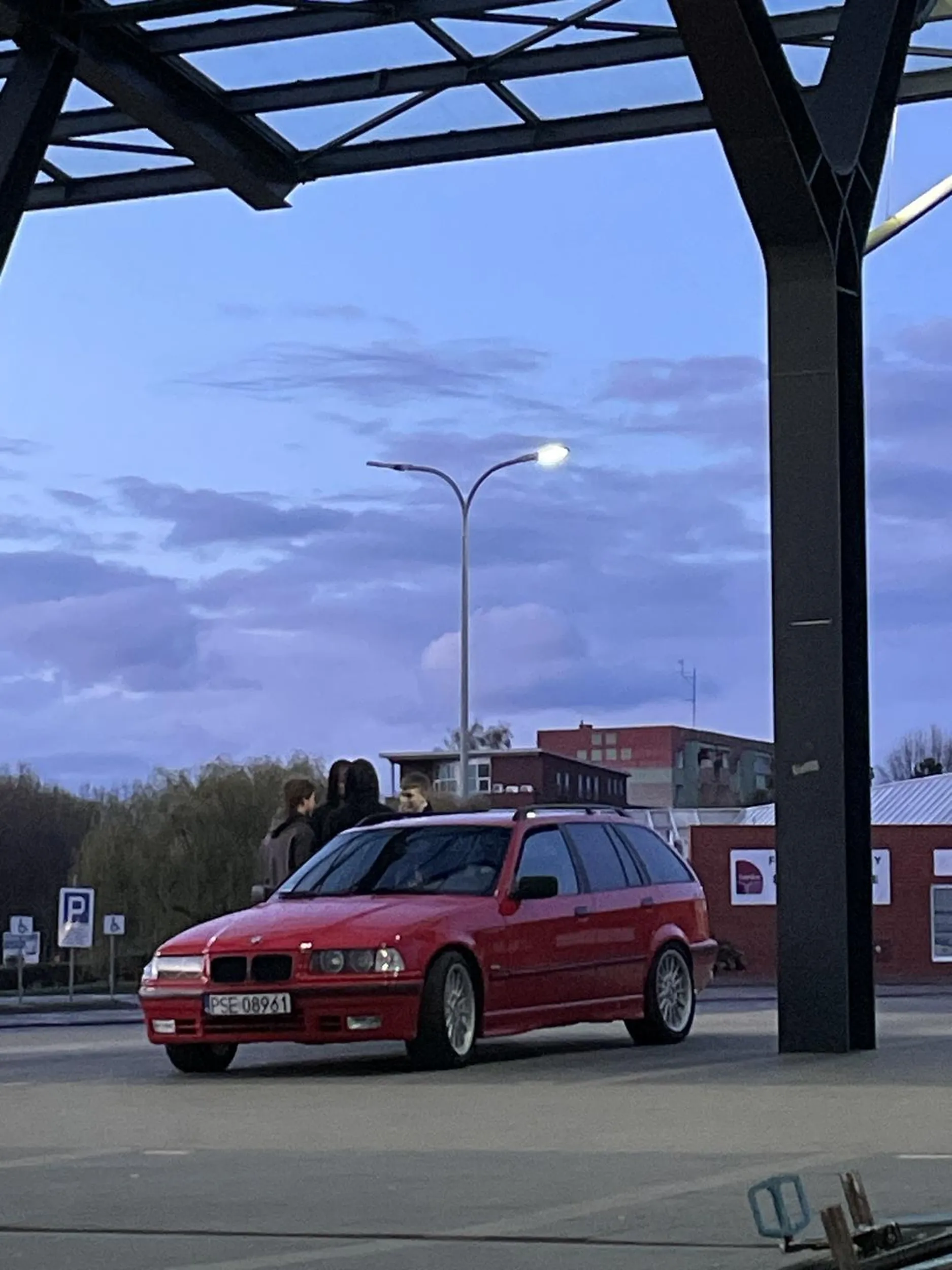 w pizde se mrugaj tymi dlugimi