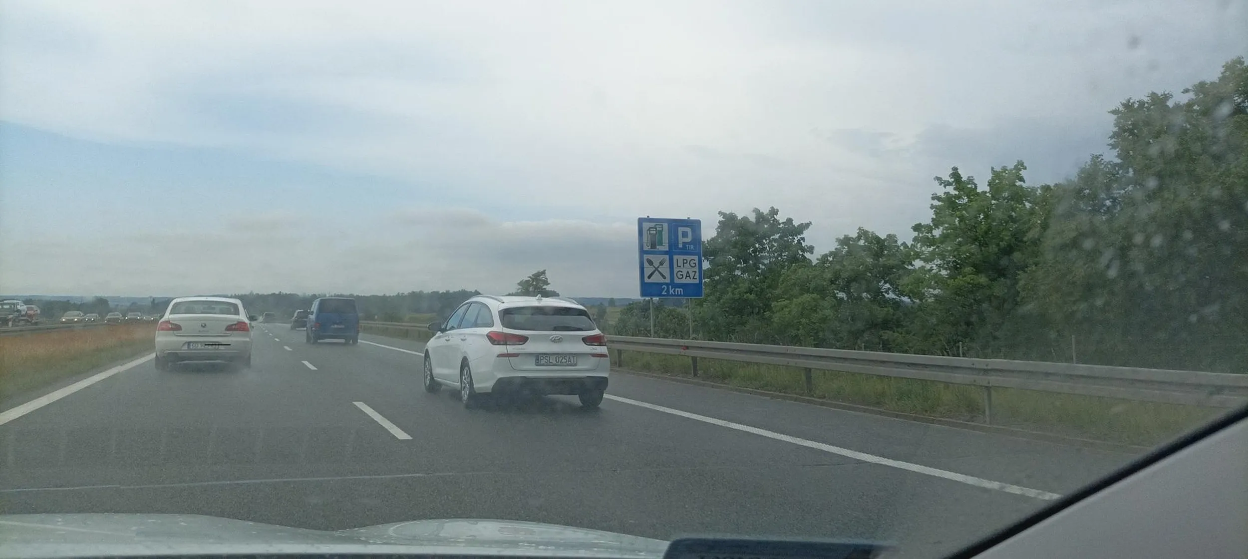 Ślepa krowa przejechała trasę S 7 od Ostródy do Gdańska i ani razu nie włączyła kierunkowskazu przy zmianie pasa ruchu. Trasa S 7 to nie polna droga, ani łąka dla ślepych krów...