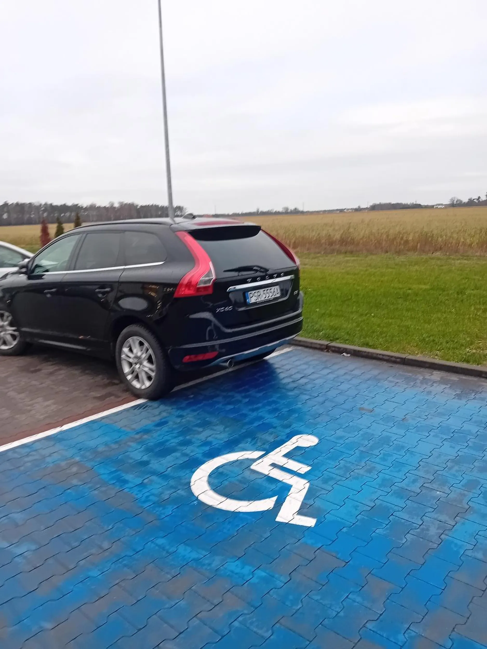 Złe parkowanie (29.11.2024)