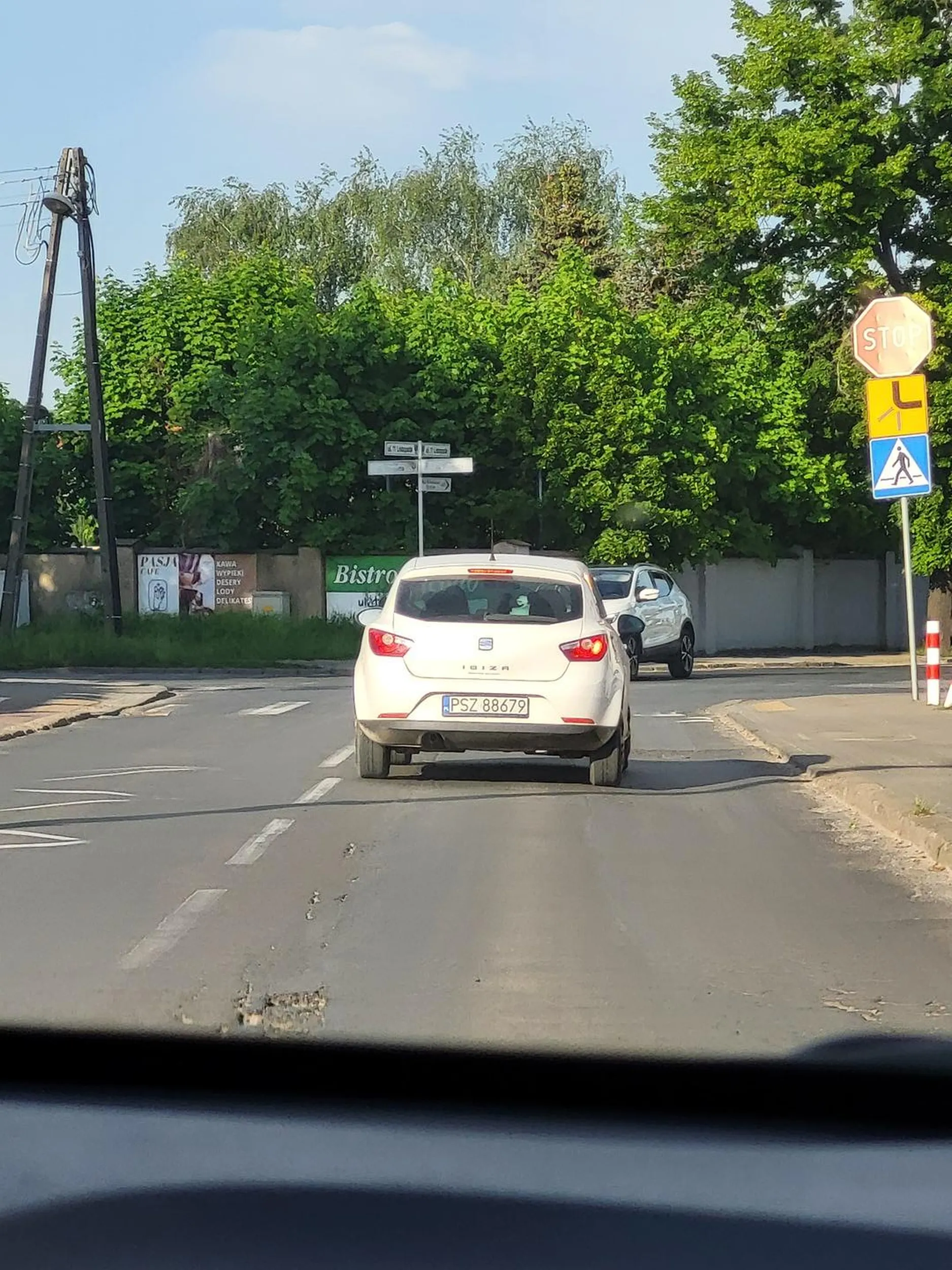 fajnie się wyprzedza na przejściu dla pieszych? oby ci ten seat padł