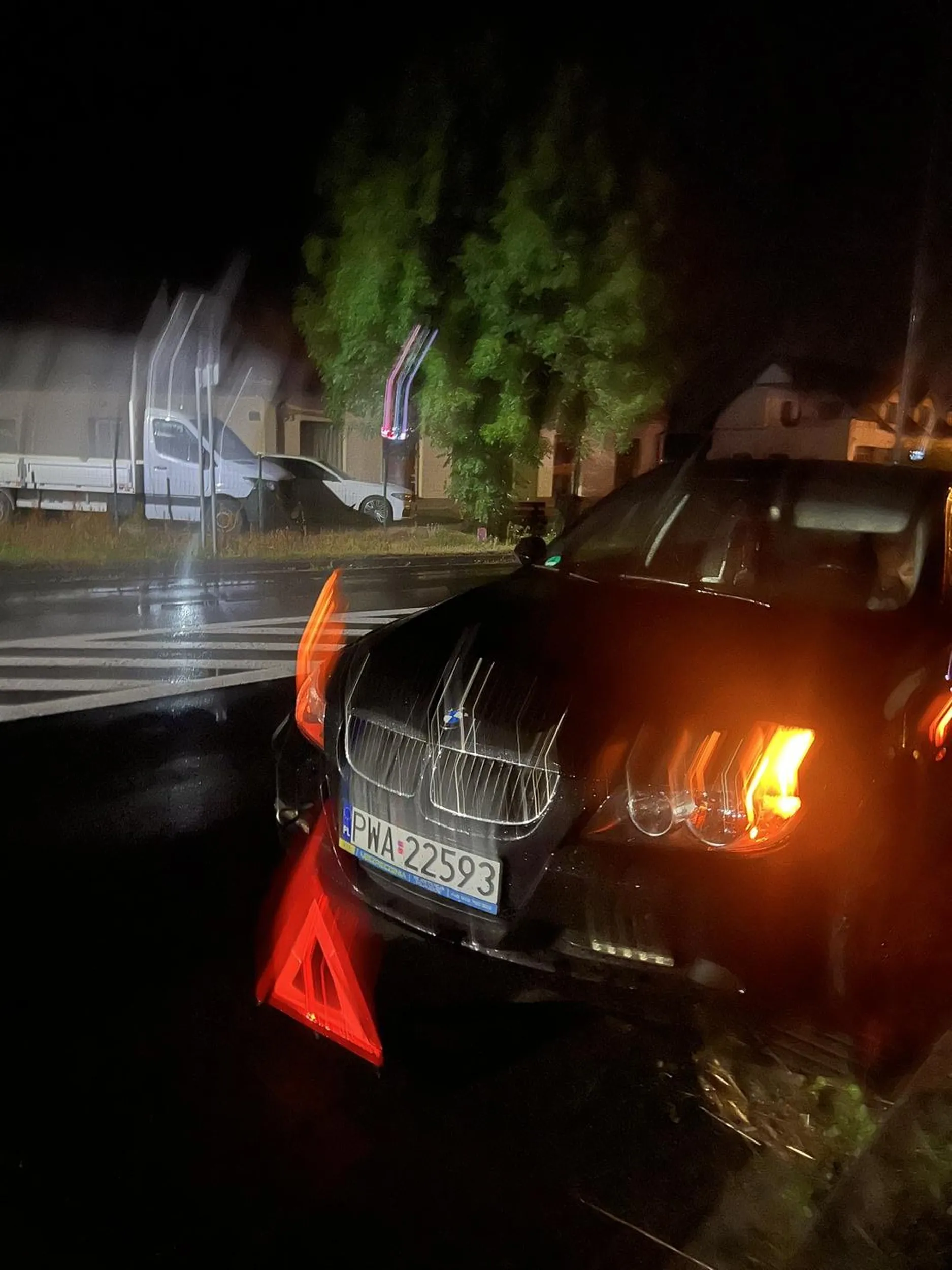 parkuje w niedozwolonych miejscach