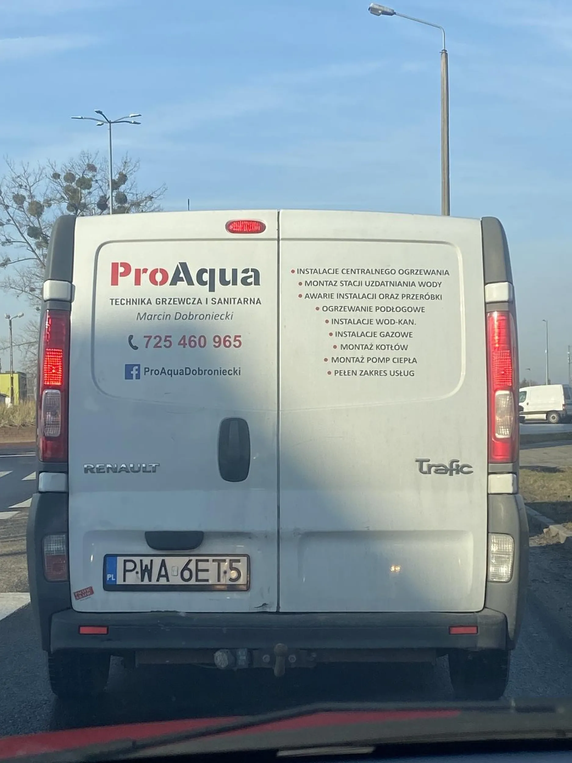 Pozdrawiam zjeba, który wyprzedzał mnie tym gruzem i przy wyprzedaniu coś mu się oderwało i uderzyło w mój samochód