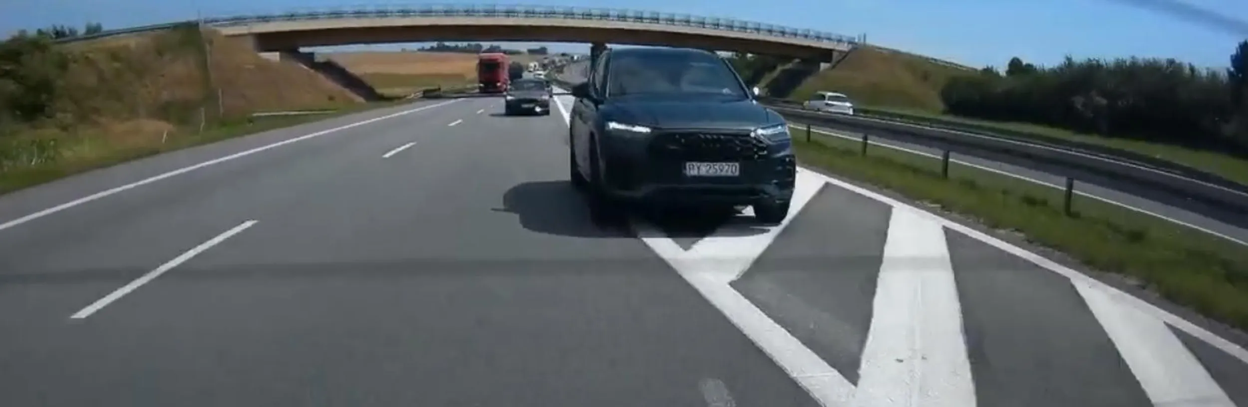 Następny co znalazł prawo w czipsach,  na egzaminie prawa jazdy tak byś nie jeździł.