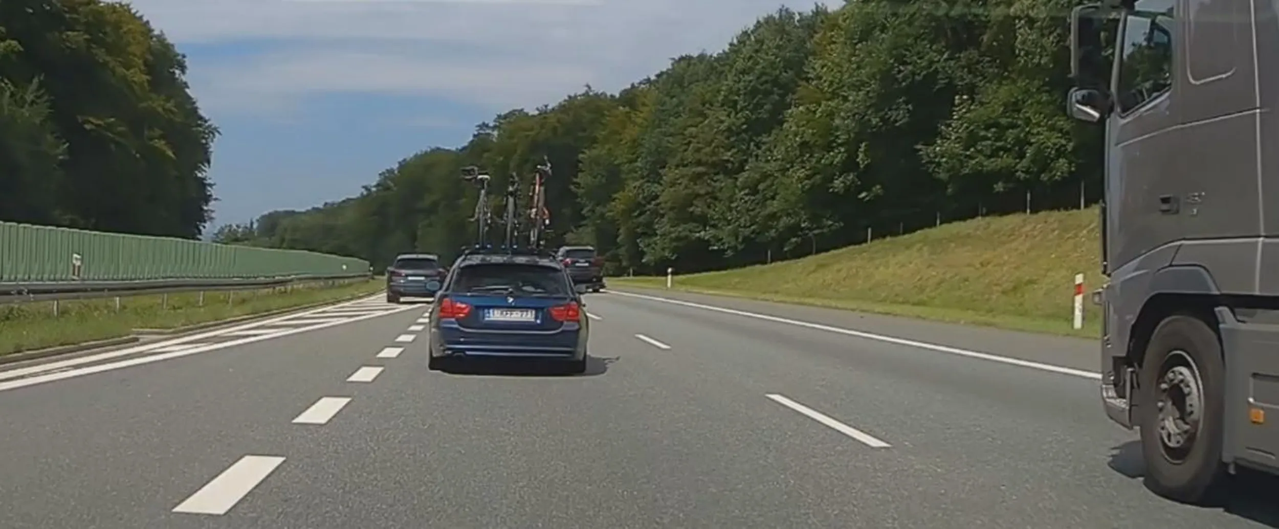 Następny co znalazł prawo w czipsach,  na egzaminie prawa jazdy tak byś nie jeździł.