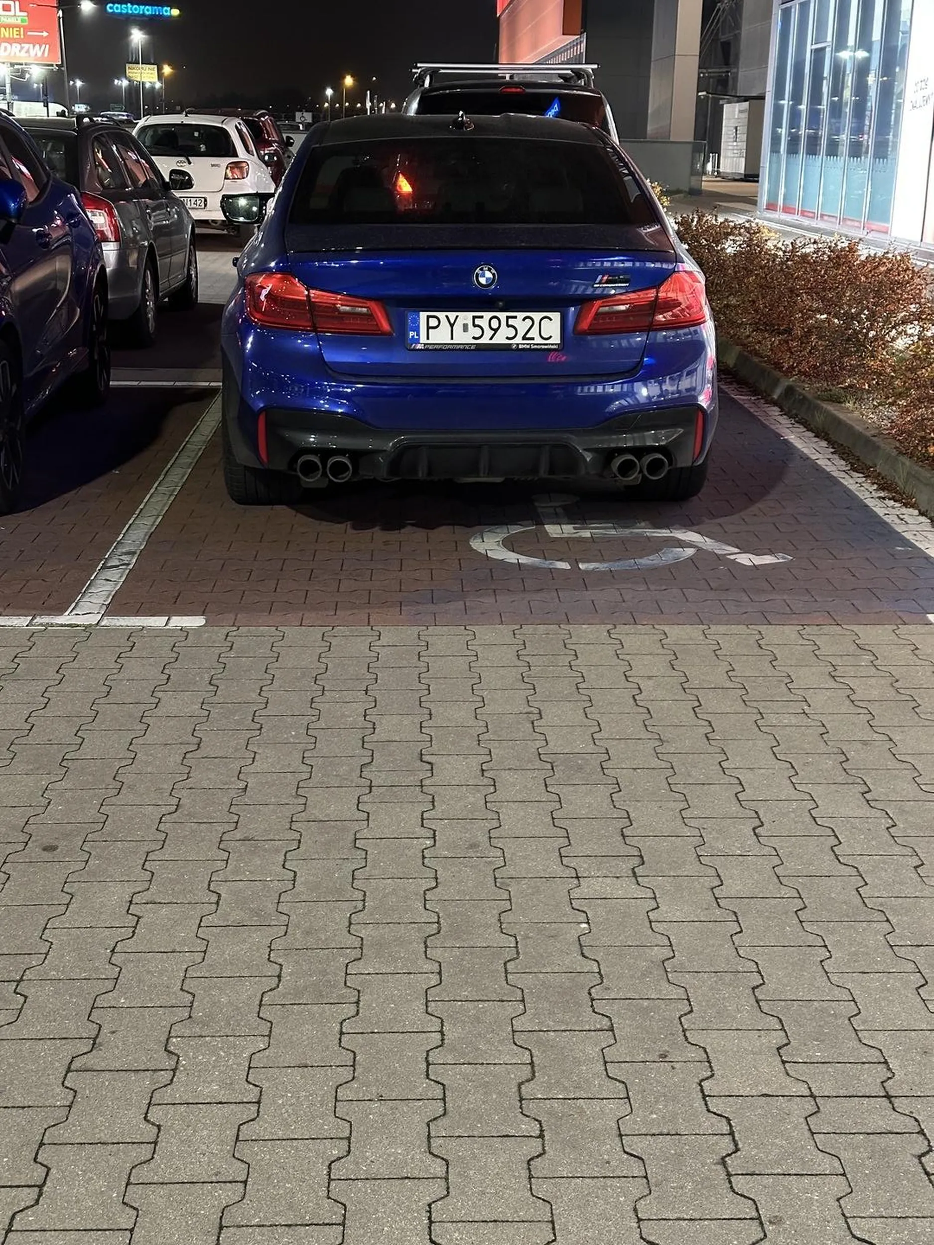 Kolejny niepełnosprawny umysłowo.