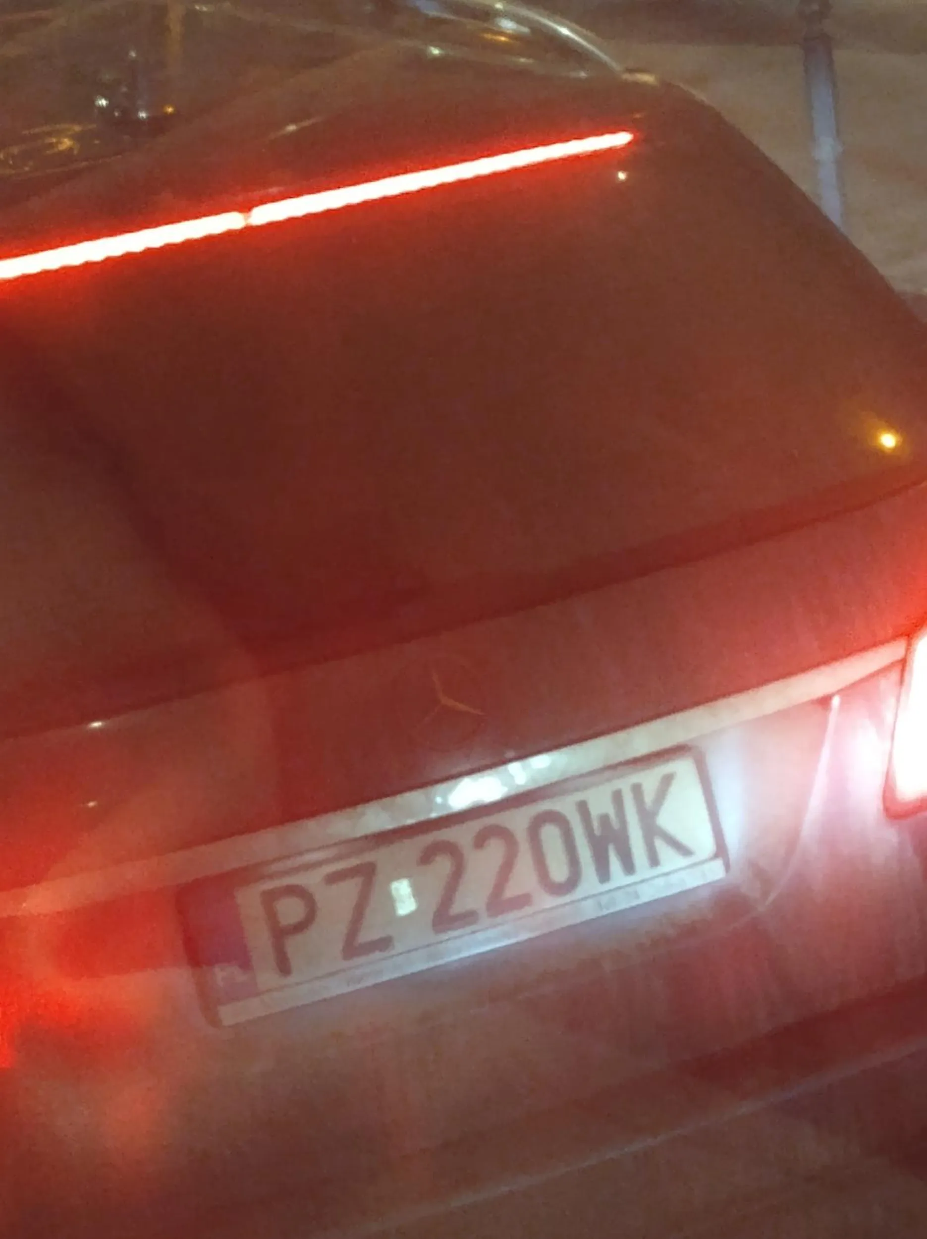 Blokowanie tramwaju - fenomenalny manewr, mistrz kierownicy.