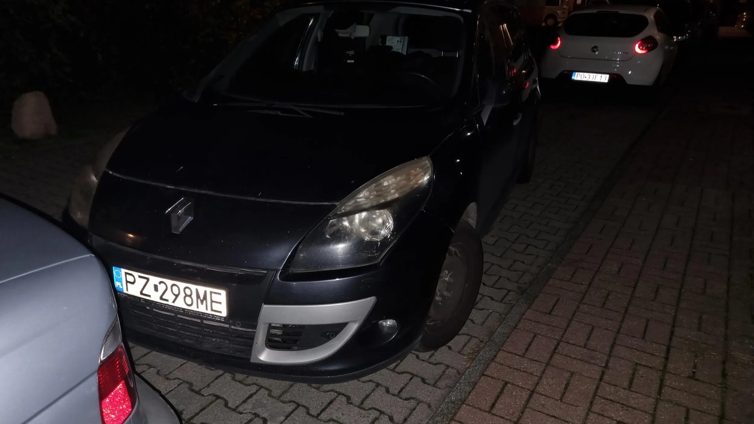 Spore problemy z parkowaniem równoległym, blokowanie drogi osiedlowej