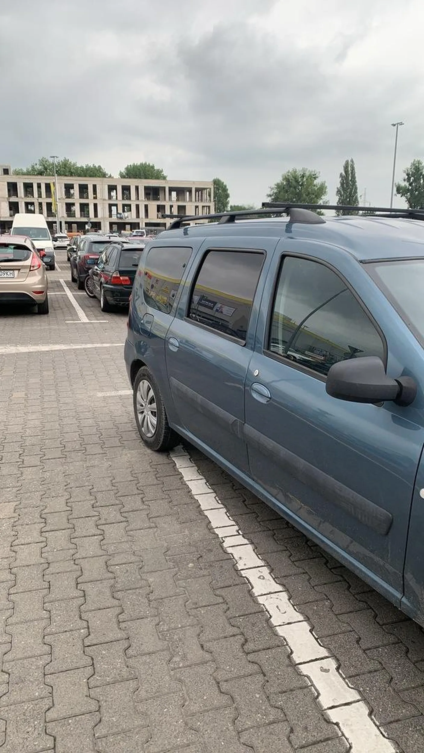 Prawko wygrane w chipsach. Naucz się człowieku parkować