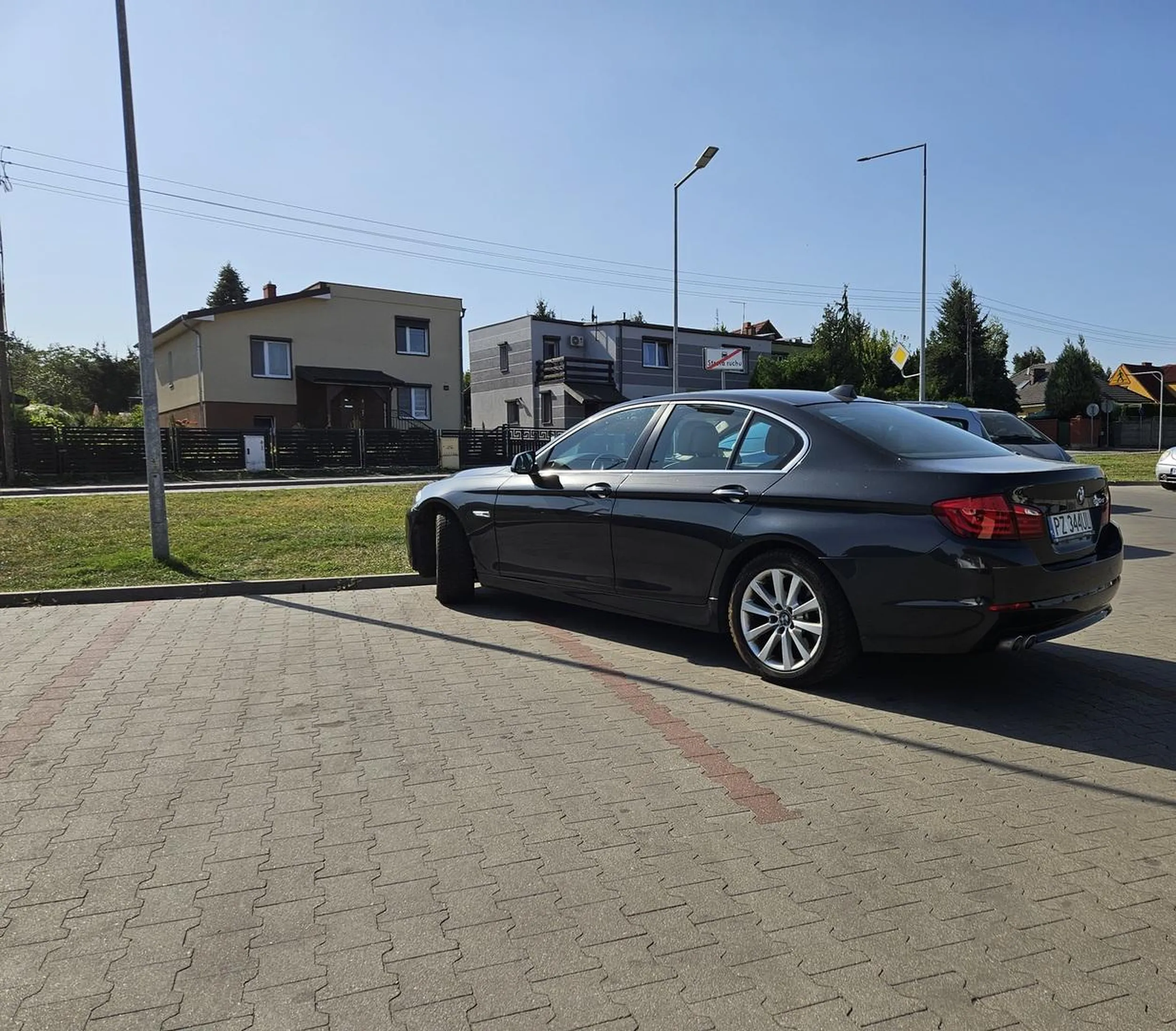 Brawo dla kierowcy!!! Polecam przesiąść się na smarta jak ma się problem z parkowaniem...