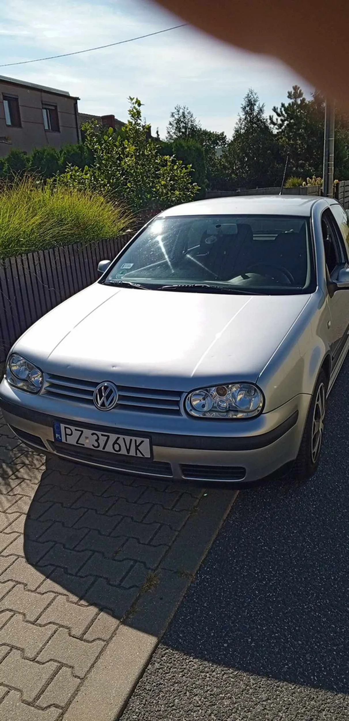 Kierowca pijany lub niespełna rozumu na moich oczach potrącił matke z dzieckiem i nie poniósł konsekwencji. Załączam zdjęcie samochodu który goniłem przez 30 minut.