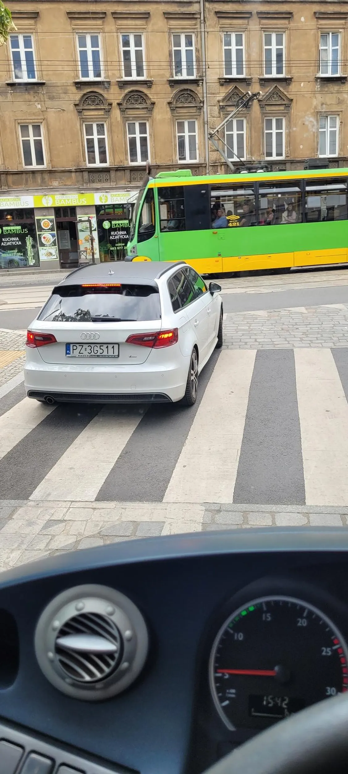 Naucz się parkować,  ponowny egzamin na PJ , blokuje skrzyżowanie matoł.