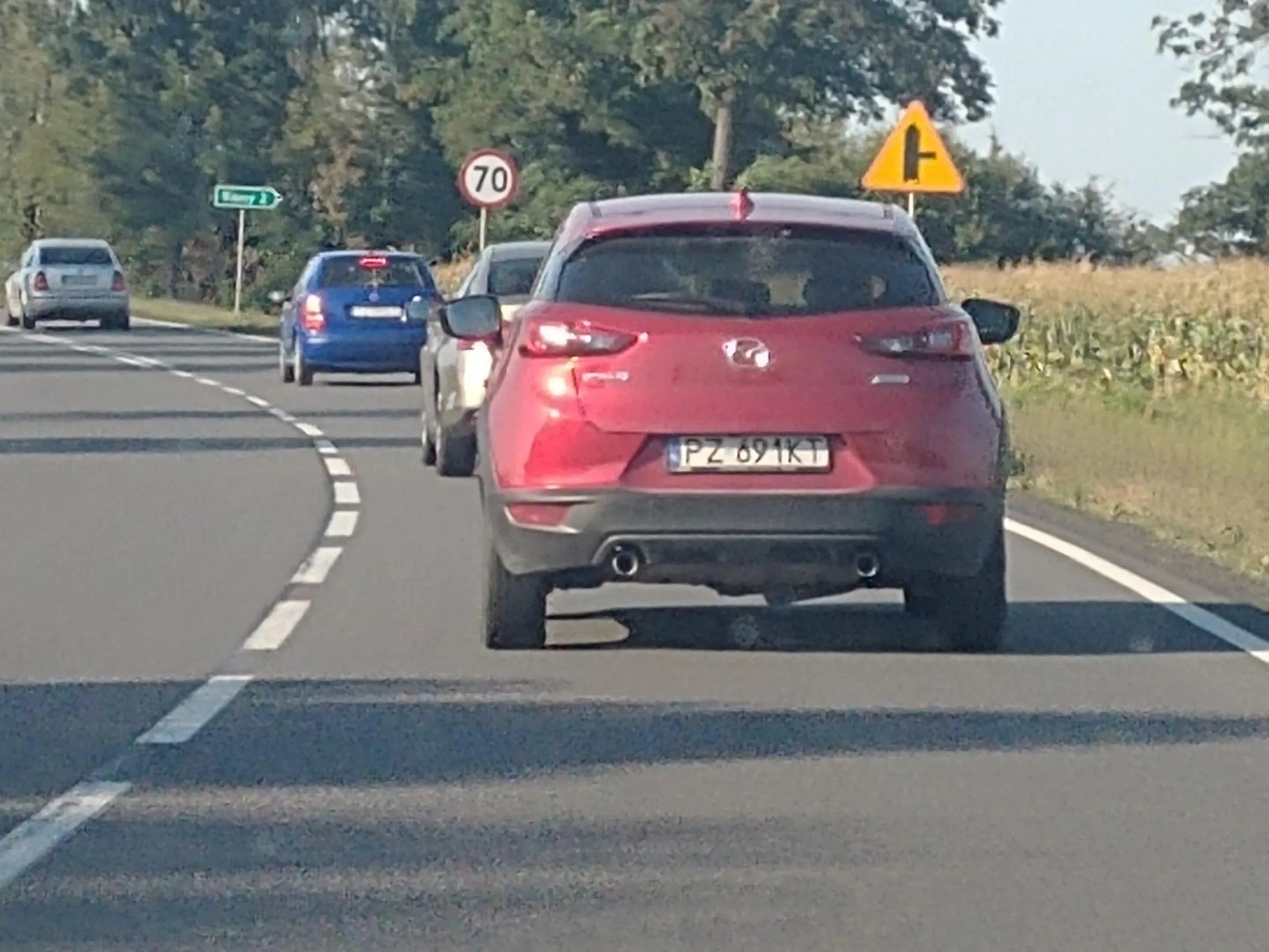 Drodzy państwo, spotkałem ten samochód, zrobił mi ćwiczenia hamulcowe, ciężko mi określić powód ale z komentarzy wynika, że wyrok bez zawieszenia się na leży... umrzyj nie na drodze