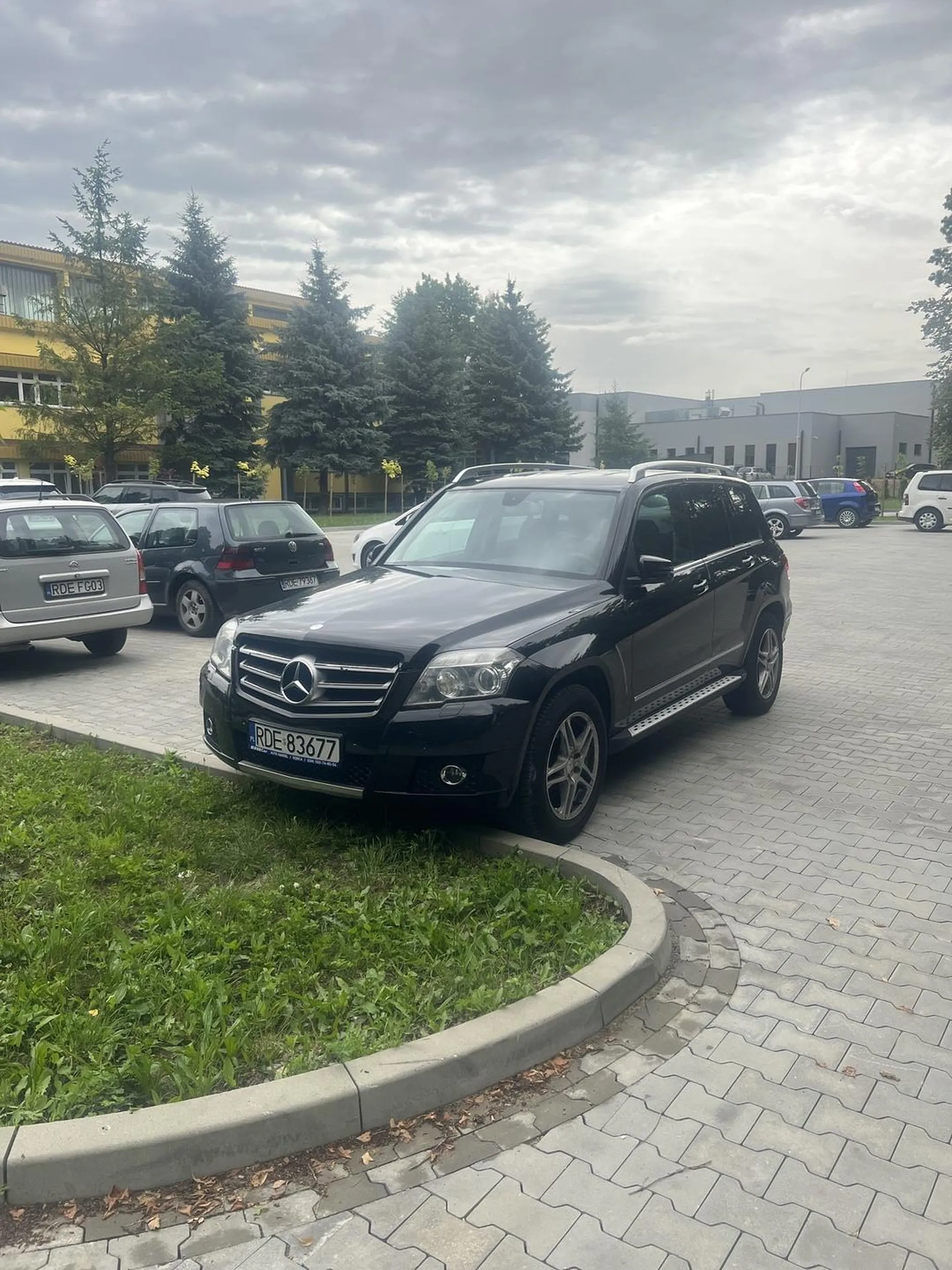 Nie polecam zj€b parkuje jakby go stary ładował codziennie