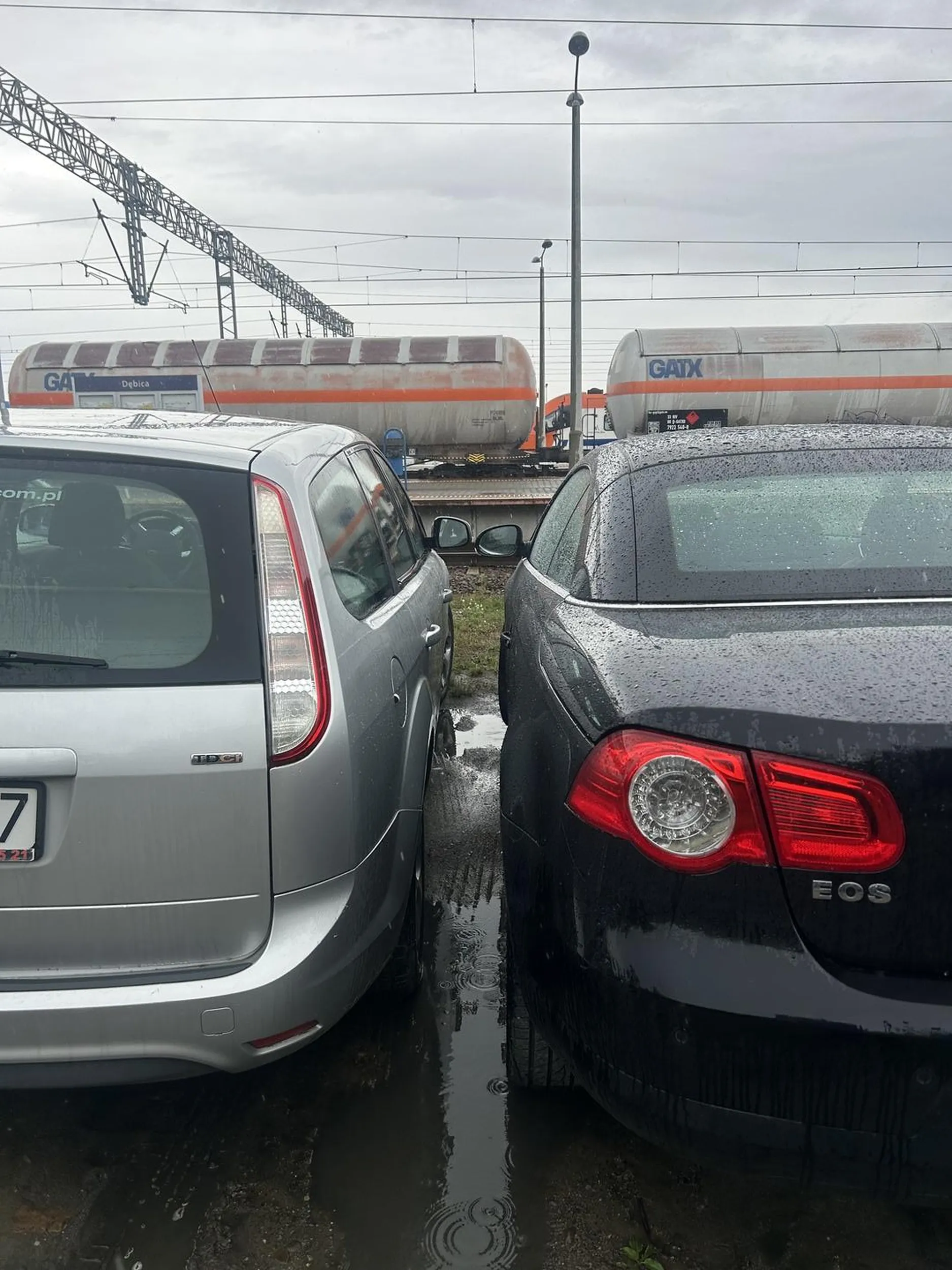 zajebiscie parkuje tak ze na pewno dalo sie wsiasc do samochodu od strony kierowcy☺️??