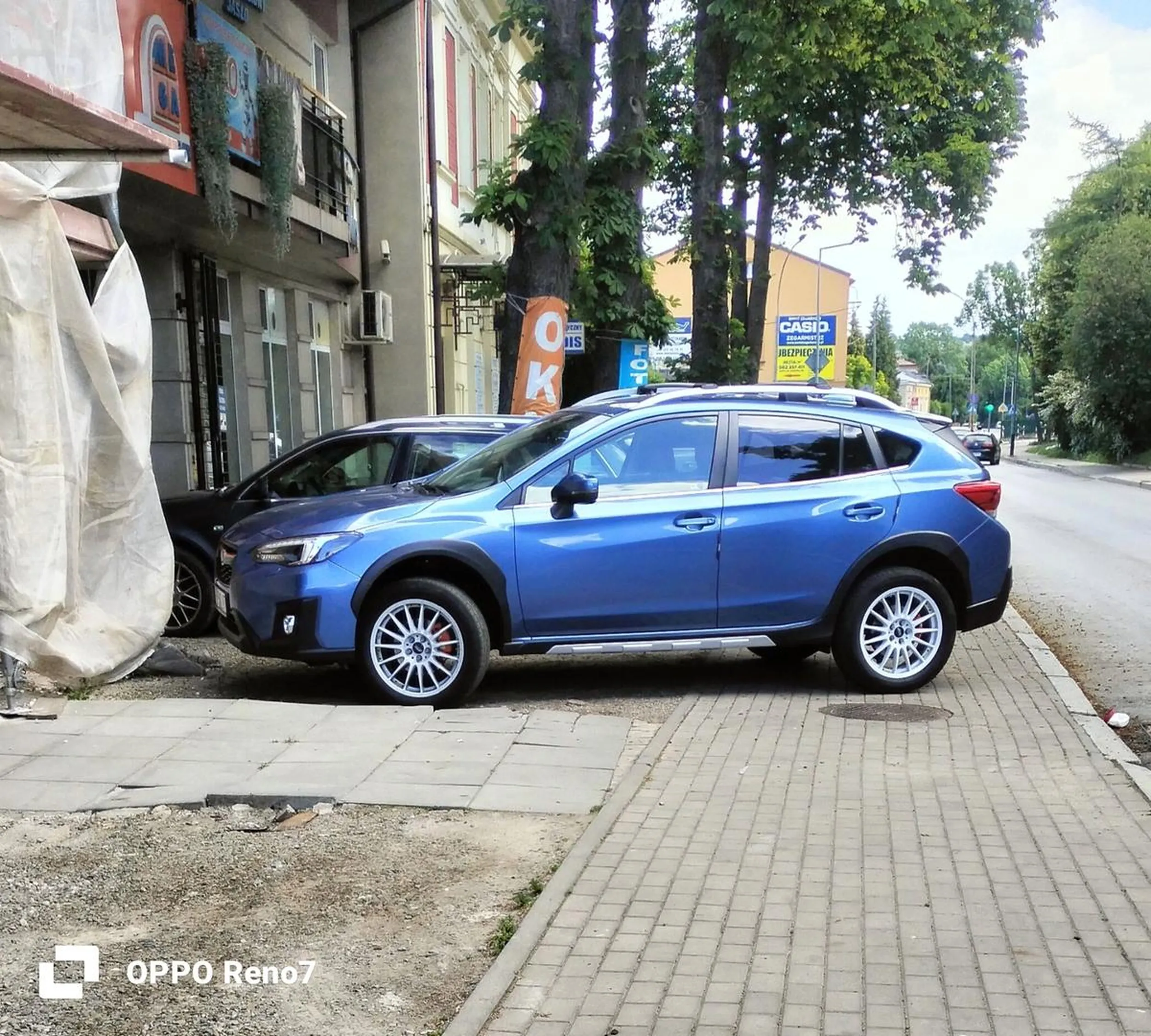 Mam dużo miejsca. A Wy piesi asfalcikiem proszę.