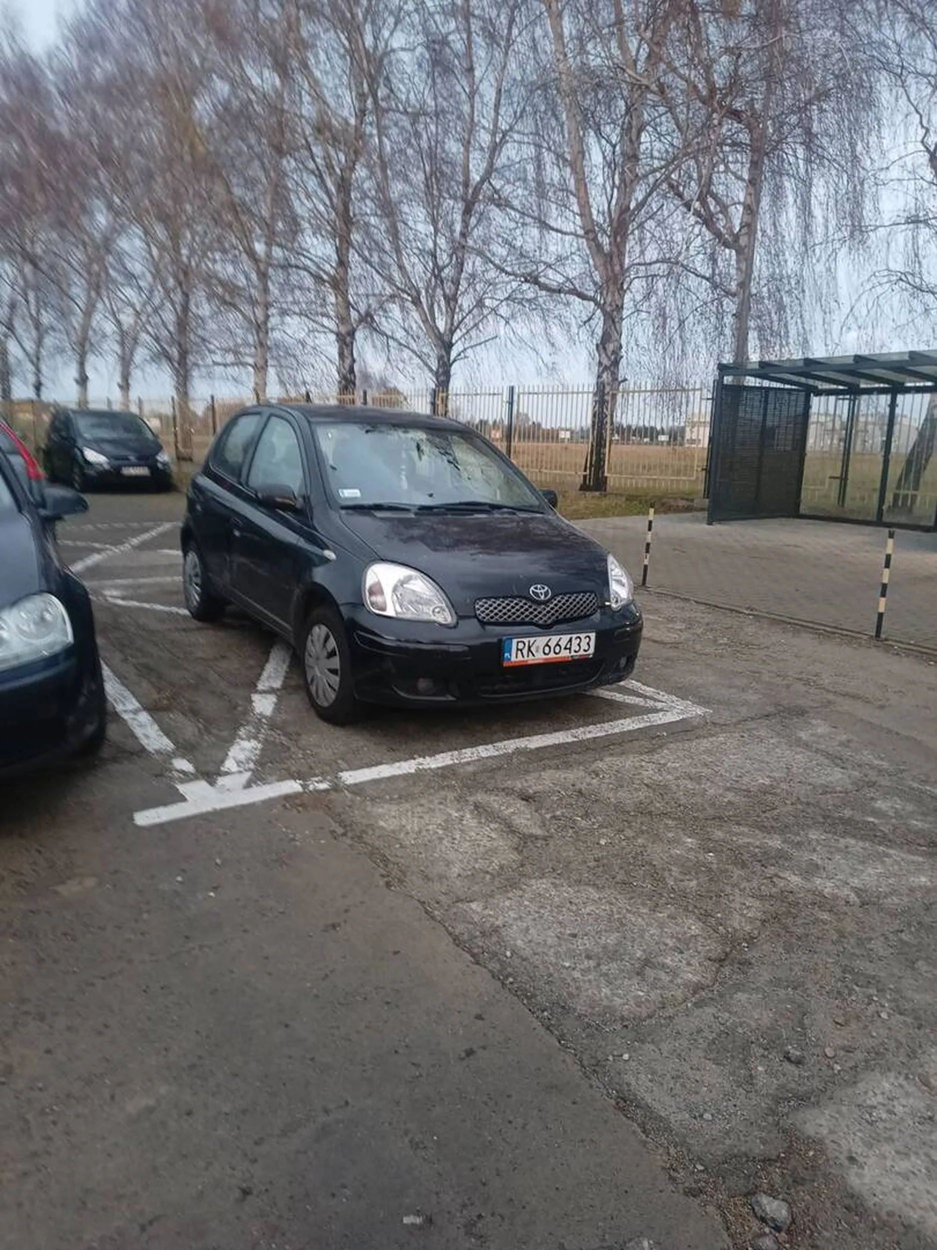 Gratulacje z powodu zablokowania przejazdu przez cały parking pod BWI przez kilka dni pod rząc