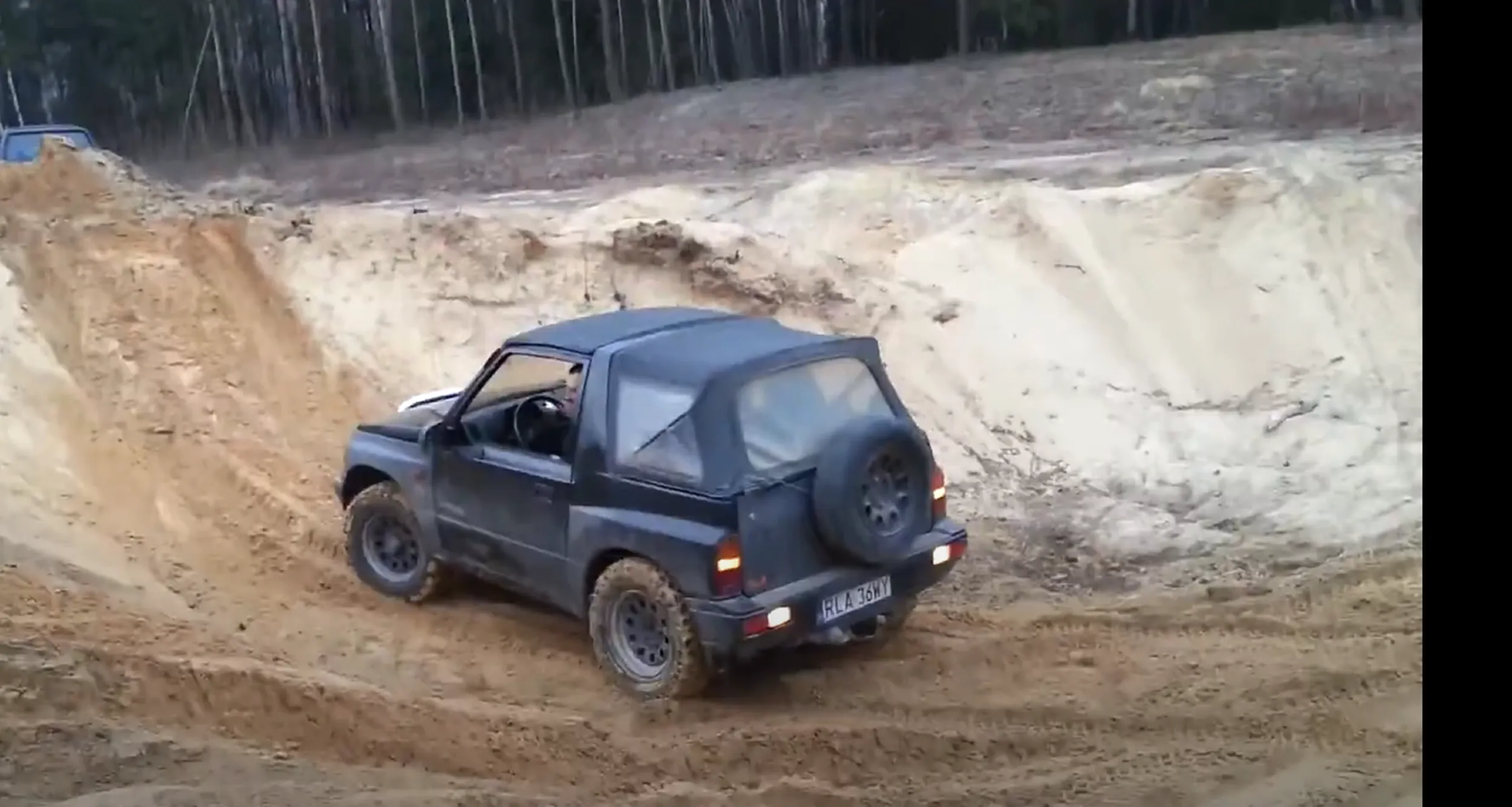 Vitara na piaskach pozdrawiam serdecznie :D