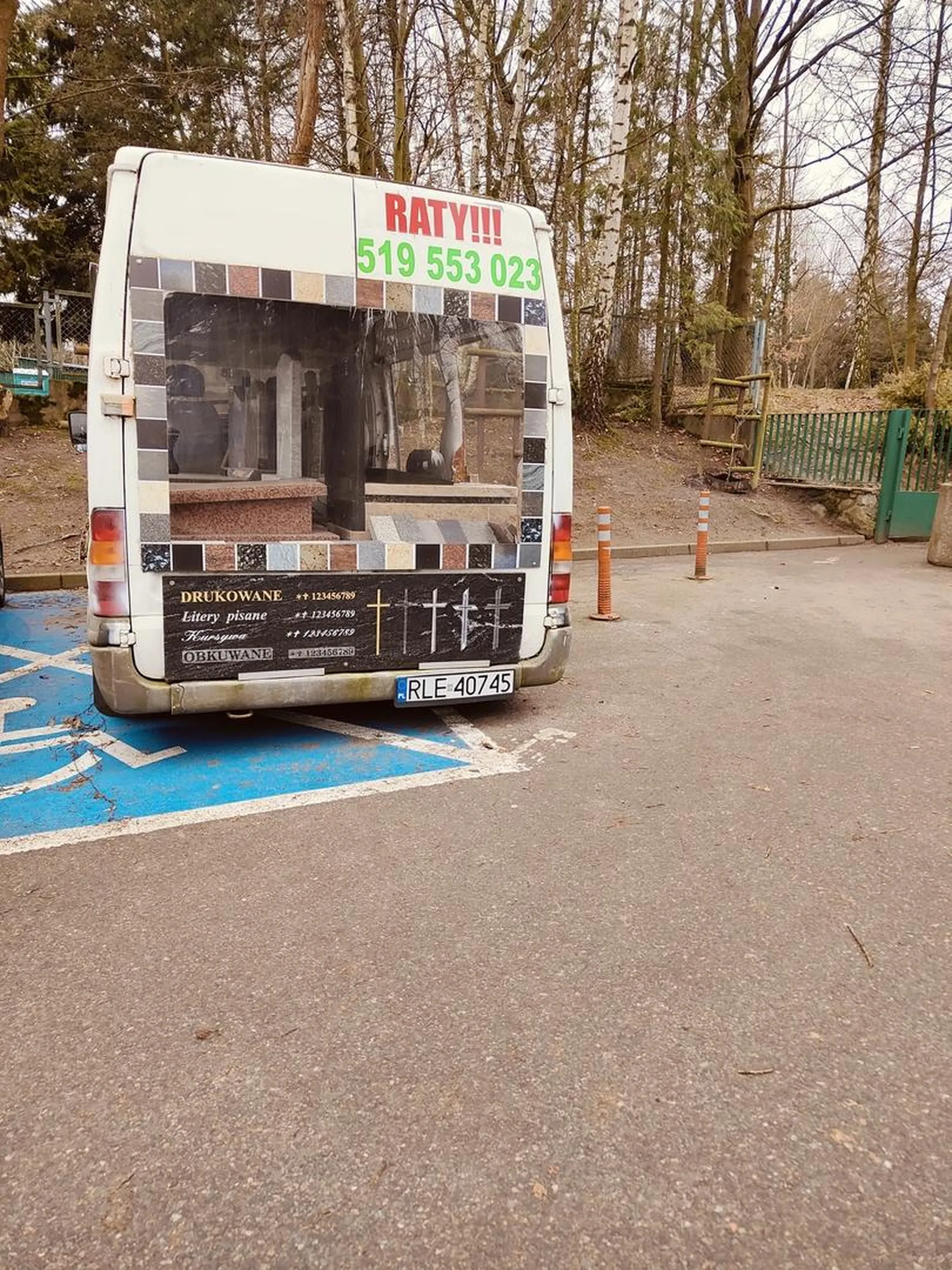 Mistrz parkowania o dziwo ma niby niebiańską kartę?!?