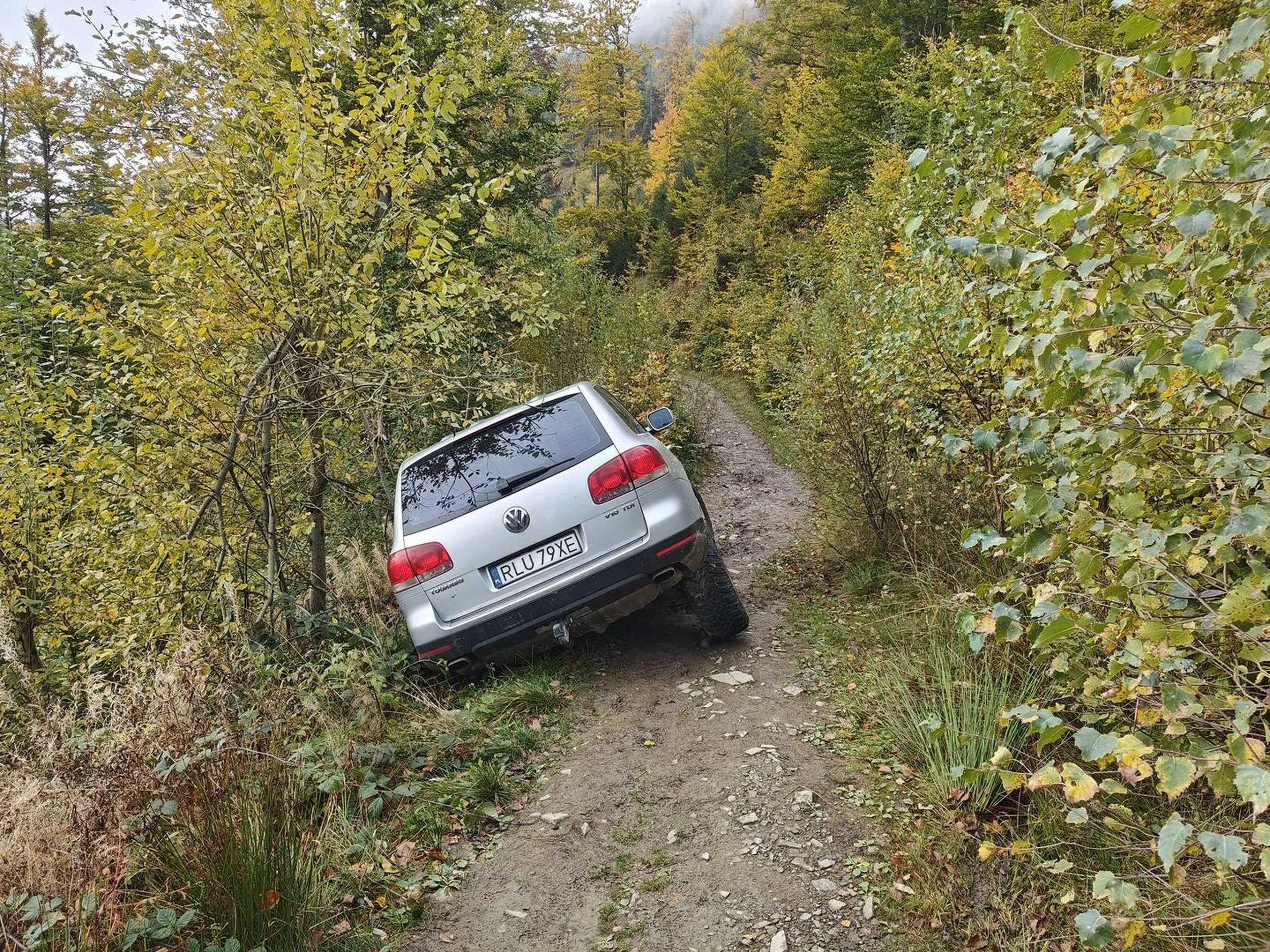 Właściciel "myślał", że wjedzie swoją "terenówką" pieszym szlakiem na Skrzyczne