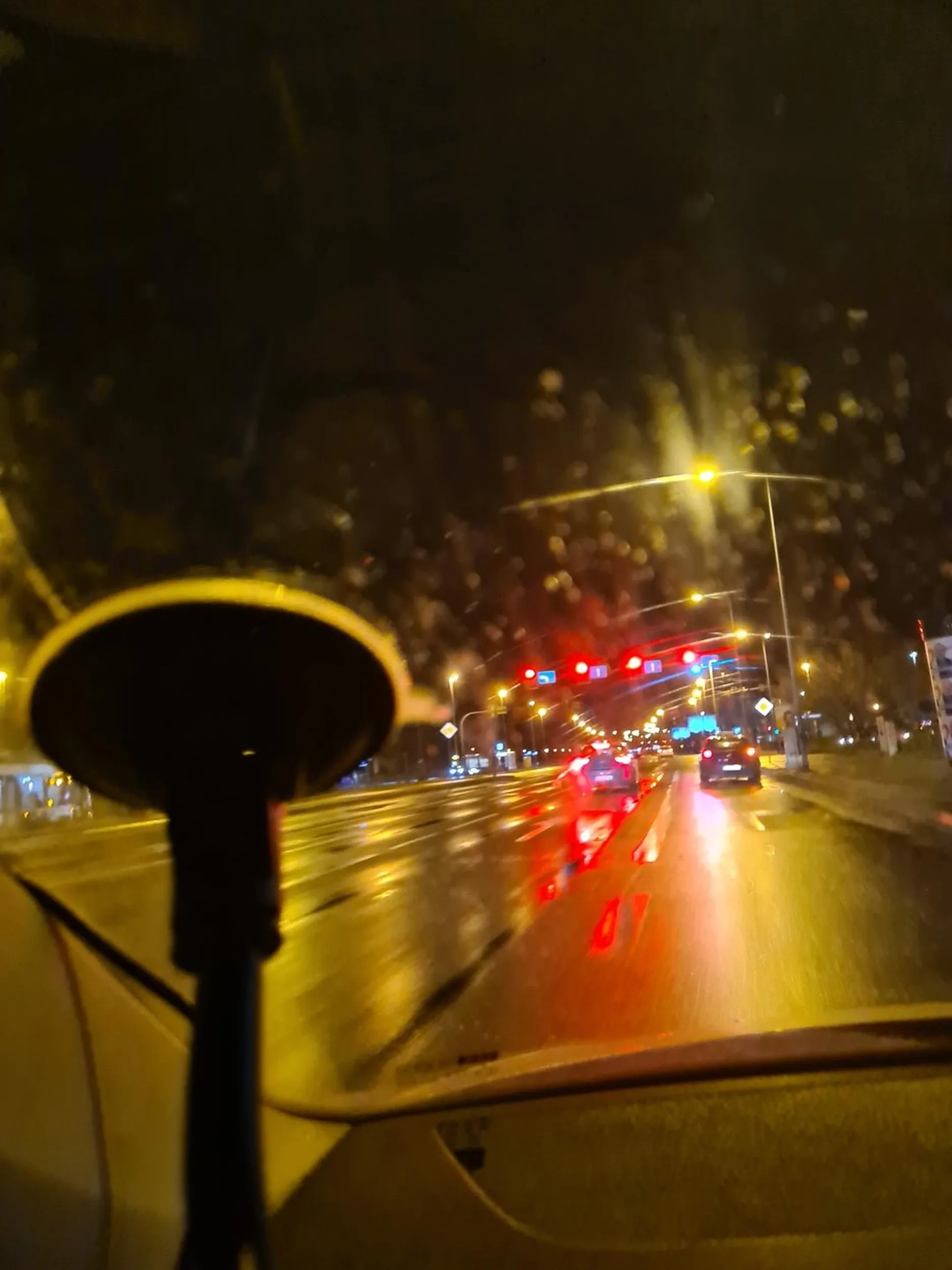 Kierowca wymusza pierwszeństwo