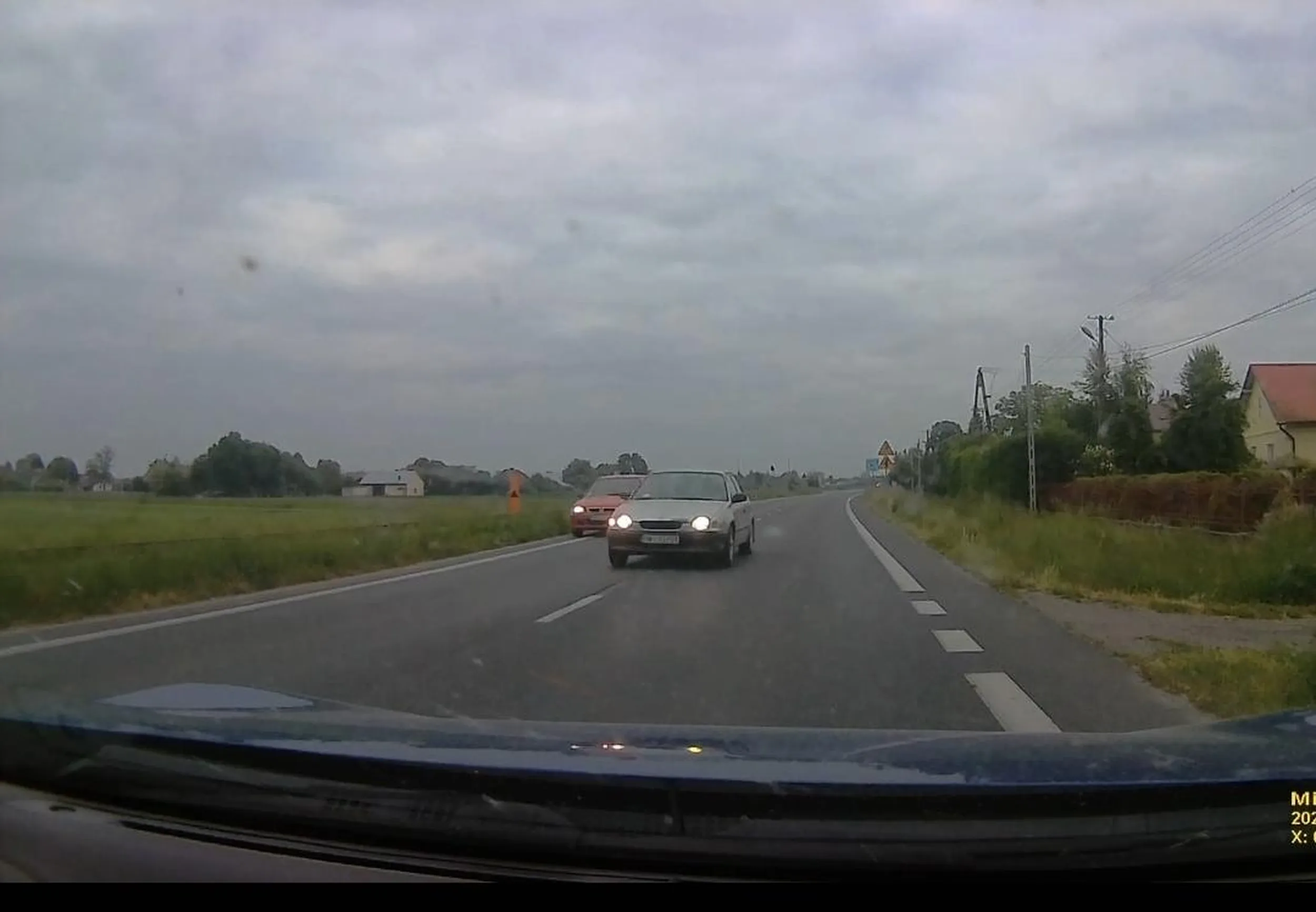 Bardzo ładnie unika kolizji