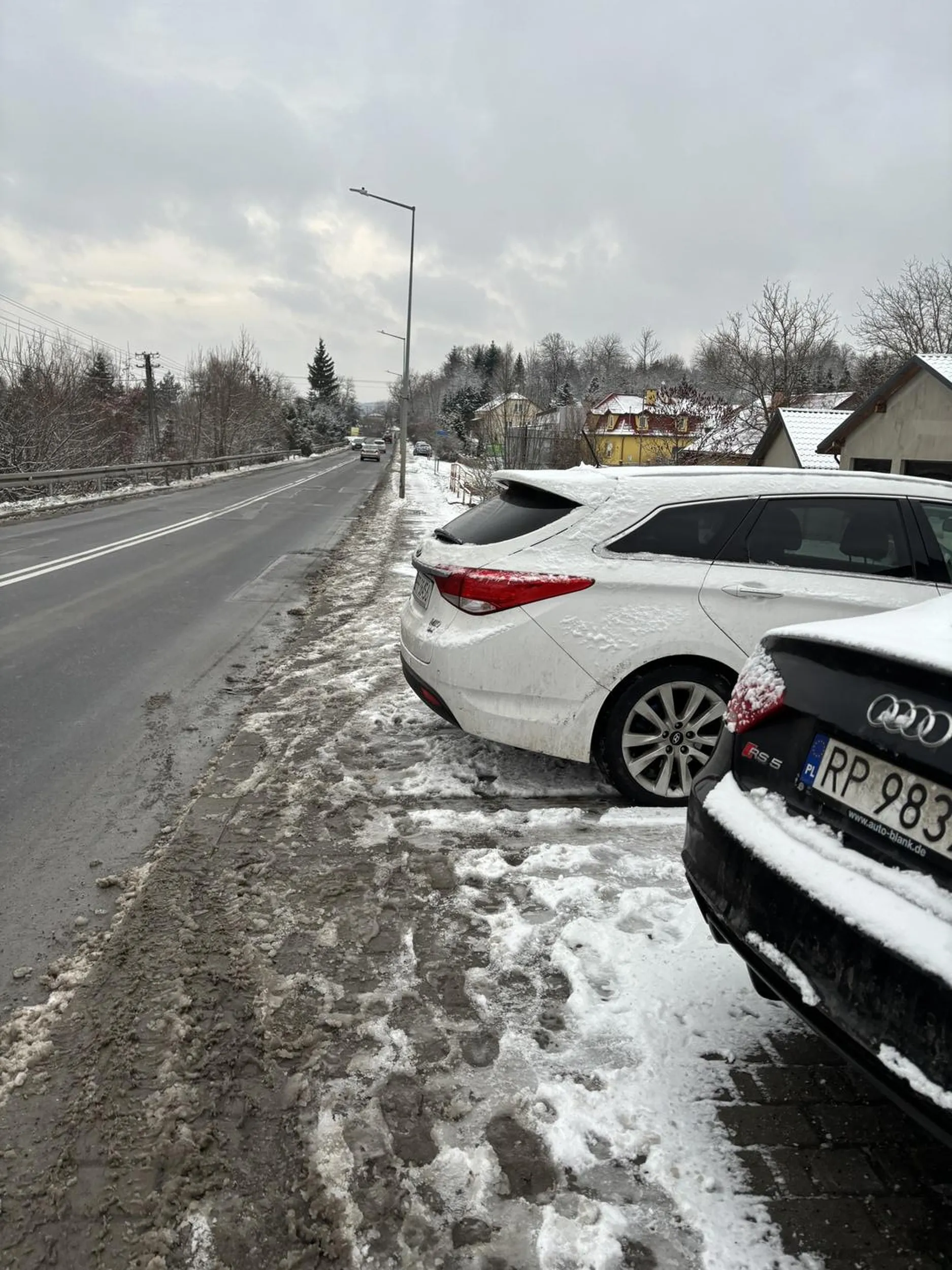Bardziej chodnika się już zablokować nie dało?