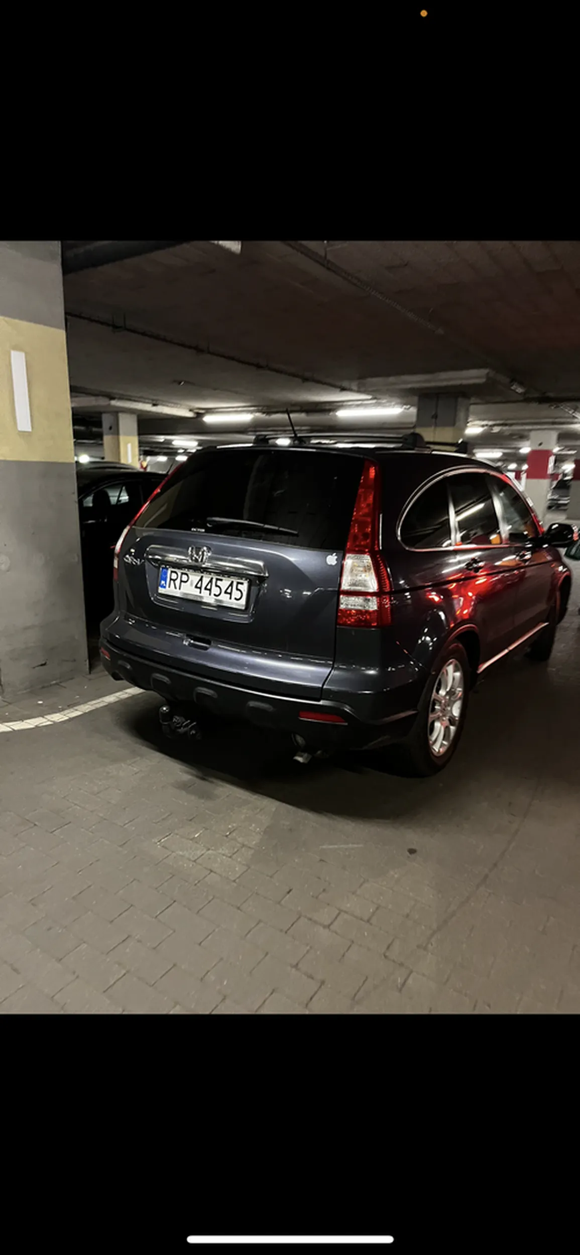 Parkowanie extra! Blokuje przejazd