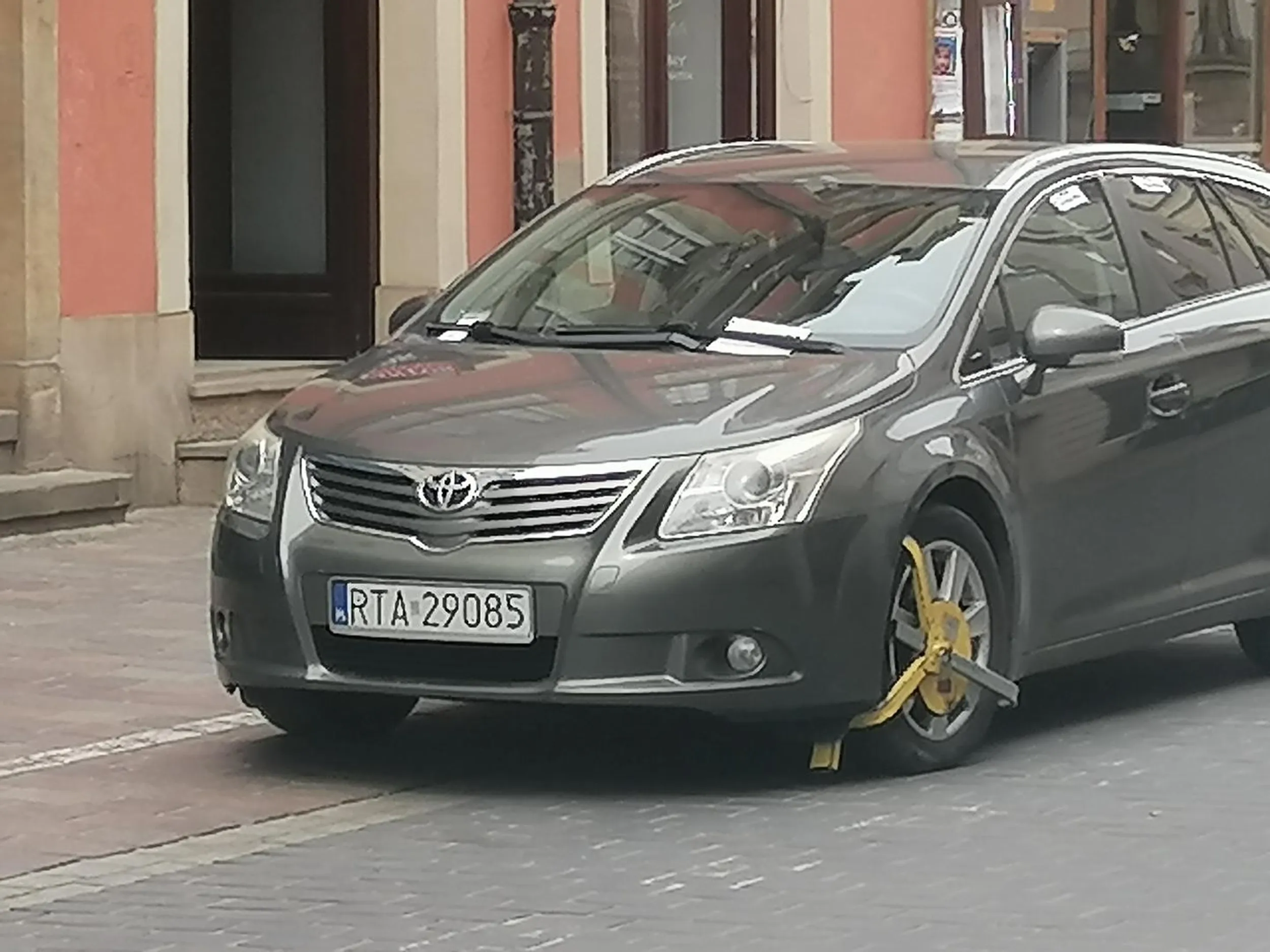 trzeba było sobie od razu wjechać na rynek i zaparkować pod mariackim jełopie
