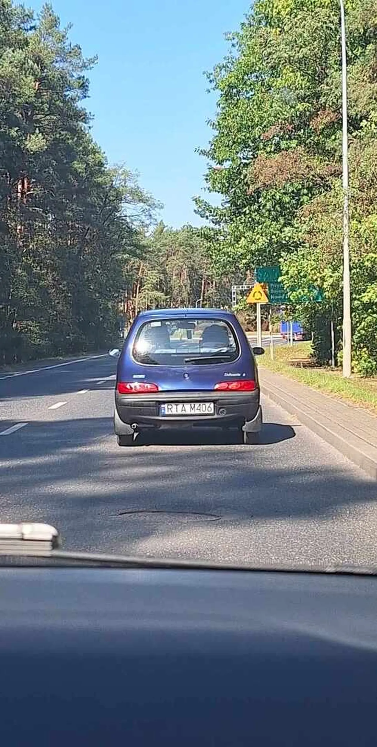 blokuję ruch i mnie potrącił