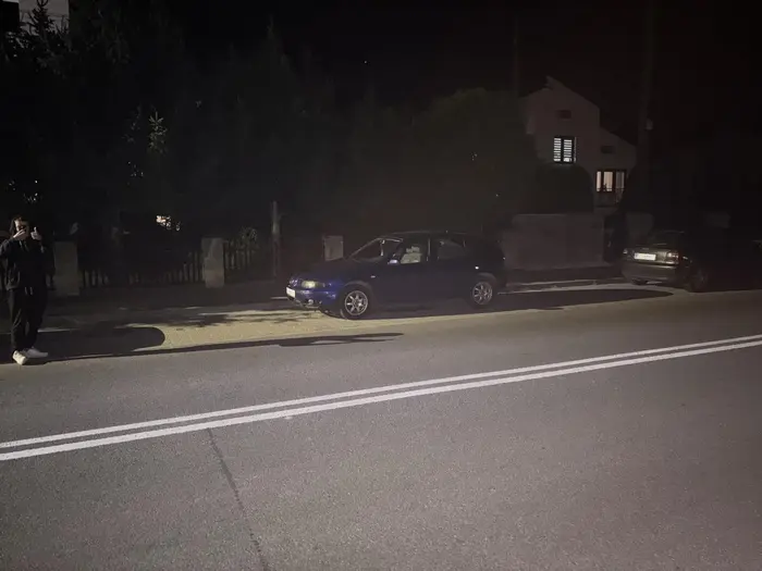 Nie wiem ziomek kto cię parkować uczył ale z 3 auta by się jeszcze zmieściły